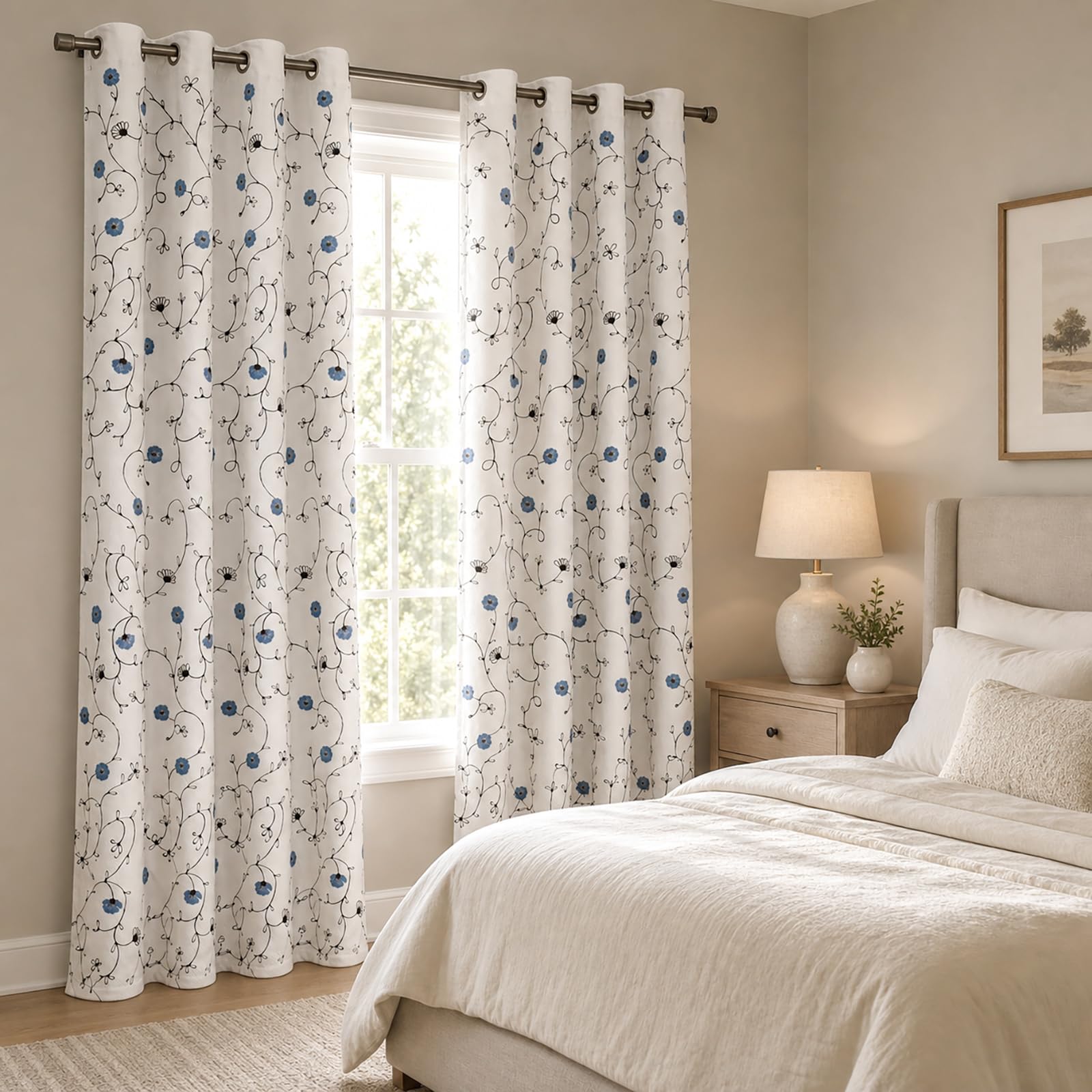 VOGOL Lot de 2 Rideaux à œillets brodés de Style Simple et élégant pour Salon, Chambre à Coucher, 132 x 213 cm, Motif Floral Bleu en Blanc