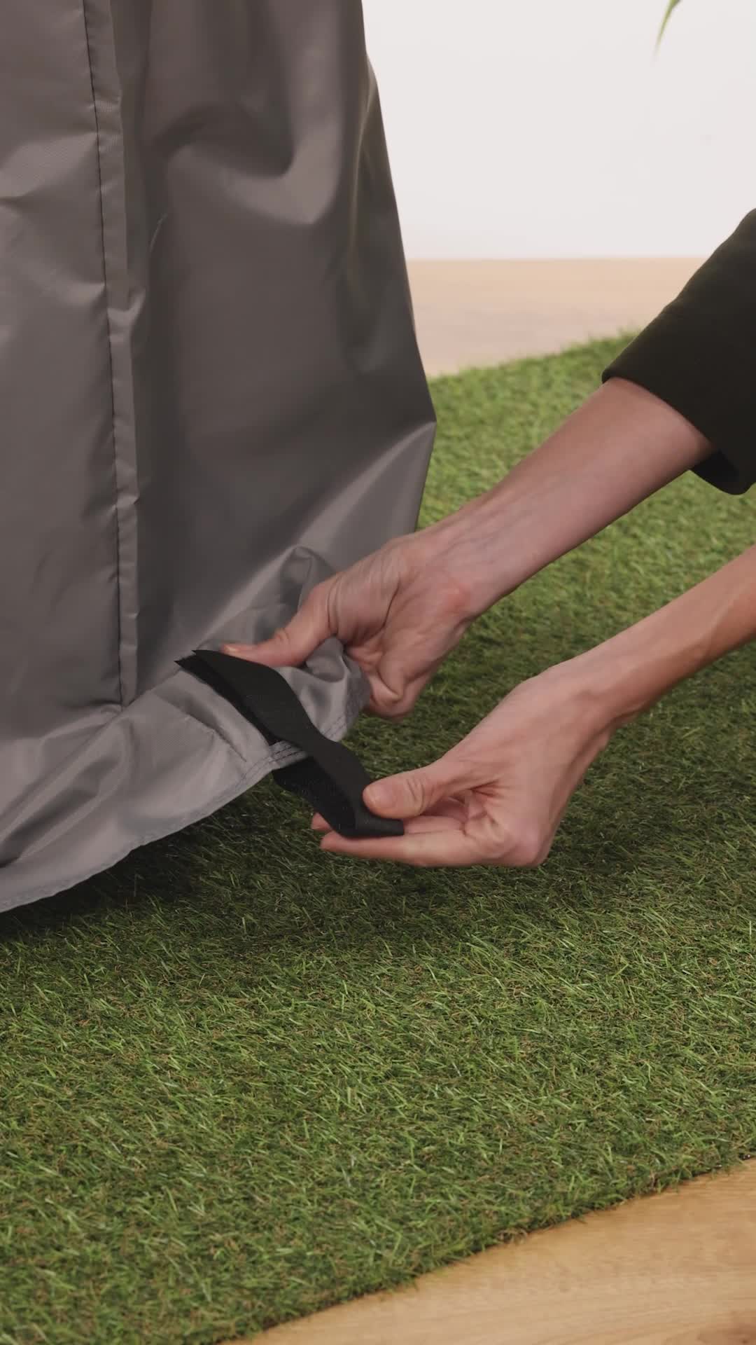 Weber Copertura Per Sup. Cottura 47 Cm Premium Per BBQ A Carbone, Traspirante, Resistente Ai