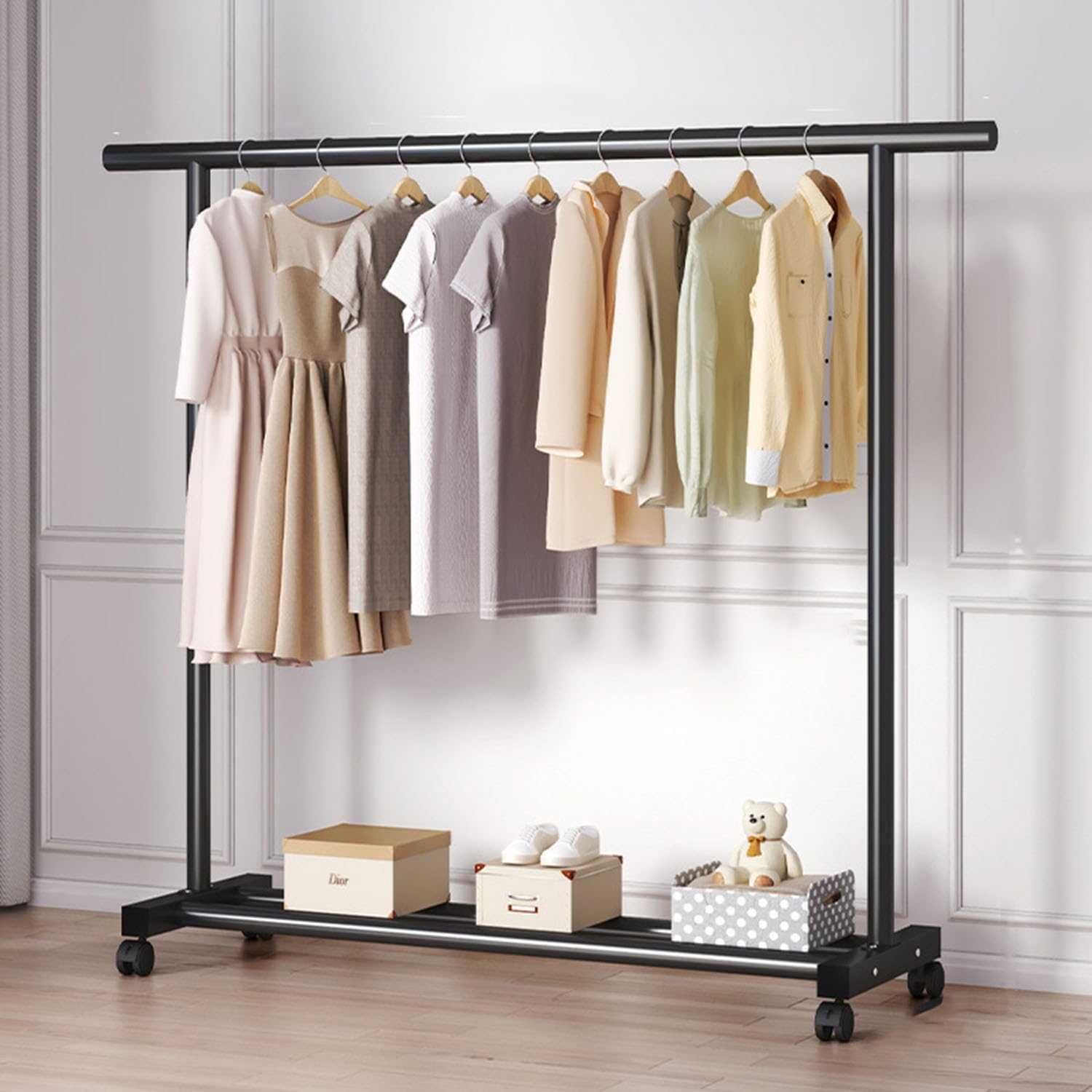 Portant à vêtements avec assemblage facile pour remédier au manque de dressing