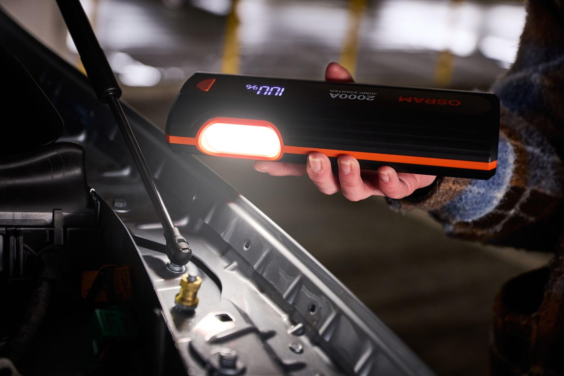 OSRAM BATTERYjumpstart 2000, arrancador de litio de 12 V, arrancador de batería, 2000 A, batería externa USB-C, para motores de gasolina de hasta 8 L y motores diésel de hasta 4 L.