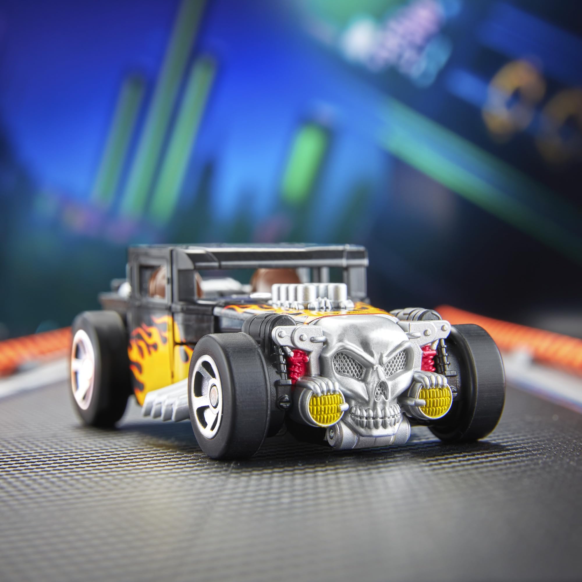 Transformers Collaborative, Hot Wheels, Figura Convertible de Bone Shakerä