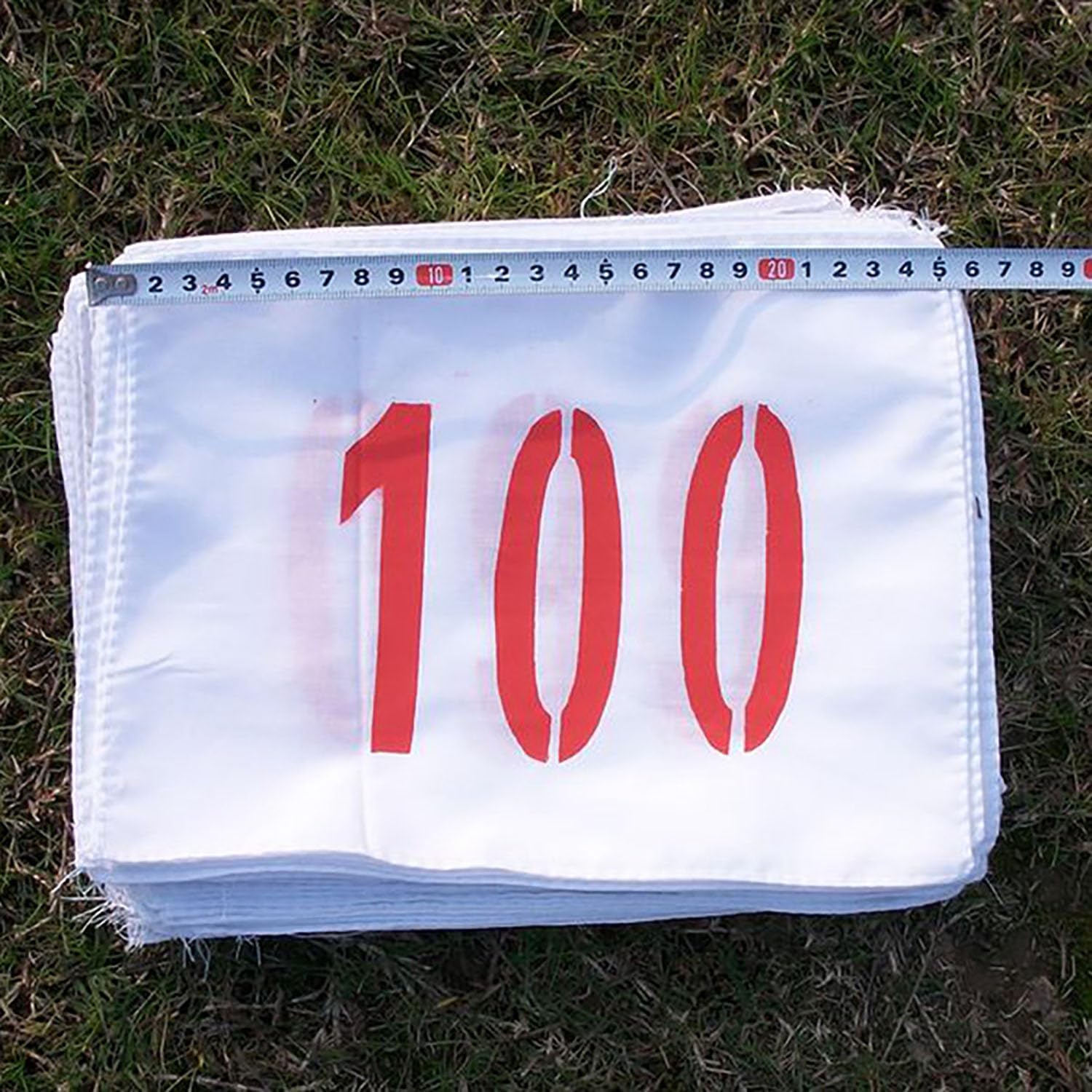 TiLeze Numeri di pettorali da Corsa, con Spille da Balia 1000 Pezzi, per Maratona, 5 km, 10 km, Ciclismo, Mountain Bike, ATV, Ginnastica, provini, pallavolo e Altri Eventi Sportivi
