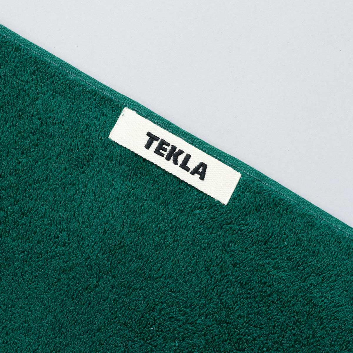 Amazon｜[テクラ]バスタオル 70×140 TERRY TOWELS SOLID (TEAL GREEN