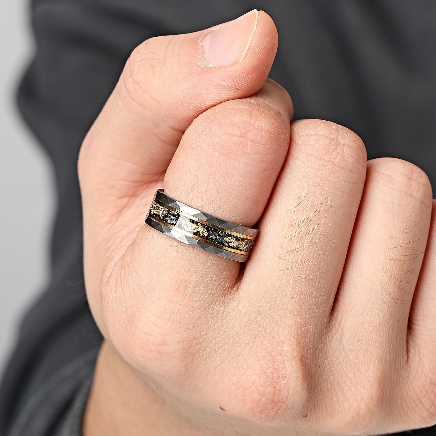 Mens Tungsten Carbide Wedding Bands 8mm Black Hammered Edge Gold Foil Inly Durable Scratch Proof Stainless Steel Cool Promise Ring for Him Comfort Fit