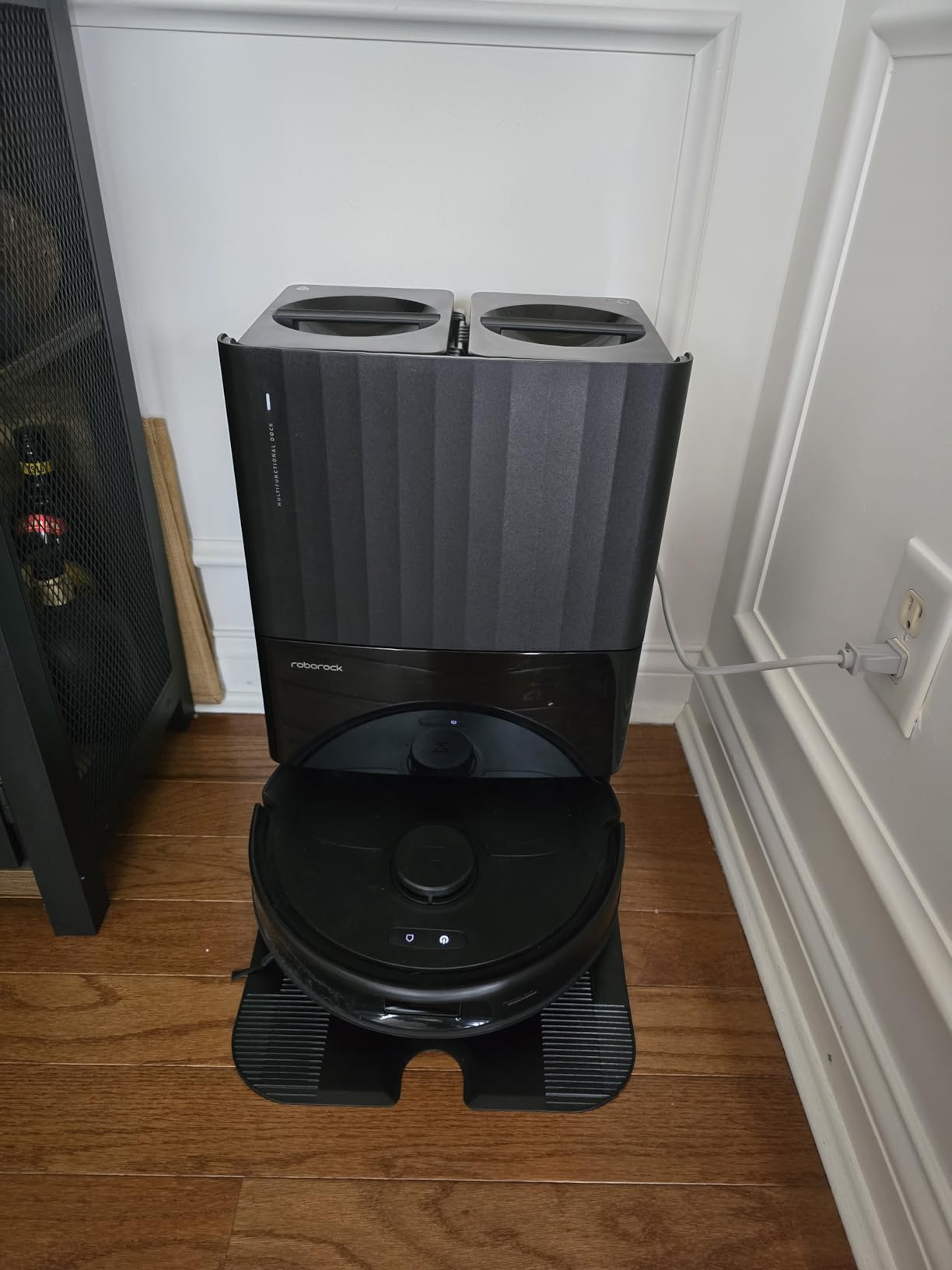 roborock Qrevo Series Robot Vacuum and Mop, 8000Pa Suction, Upgraded from Qrevo S, Anti-Tangle Brush, Smart Obstacle Avoidance, Auto Mop Washing, All-in-One Dock, 200RPM Spinning Mops, White(QV 35A) photo review