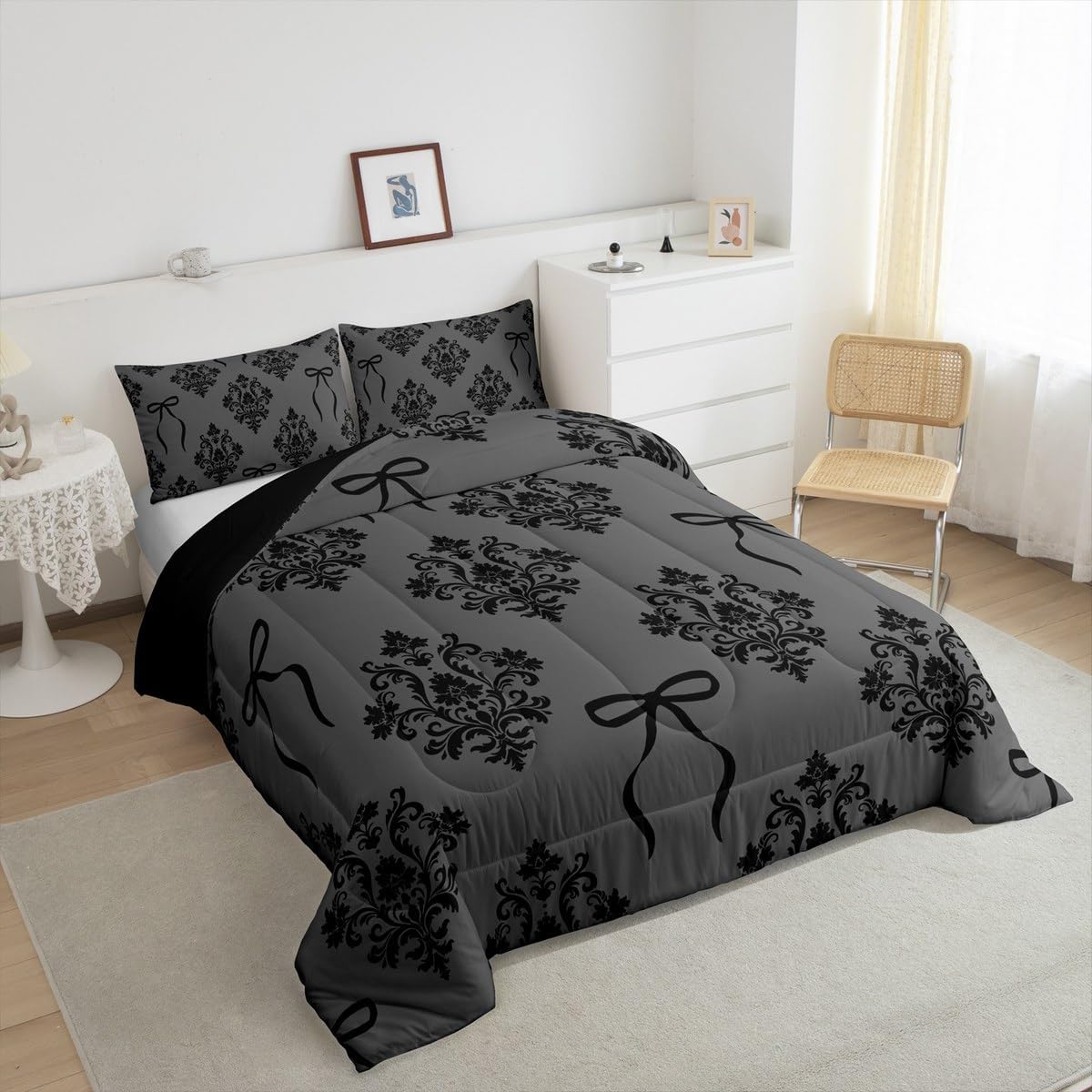 jejeloiu Vintage Damask Bedding Set Toddler Size Kids Bowknot Floral Comforter Set for Boys Girls Oriental Antique Duvet Quilt Breathable Soft Lightweight Microfiber，with 1 Pillow Case