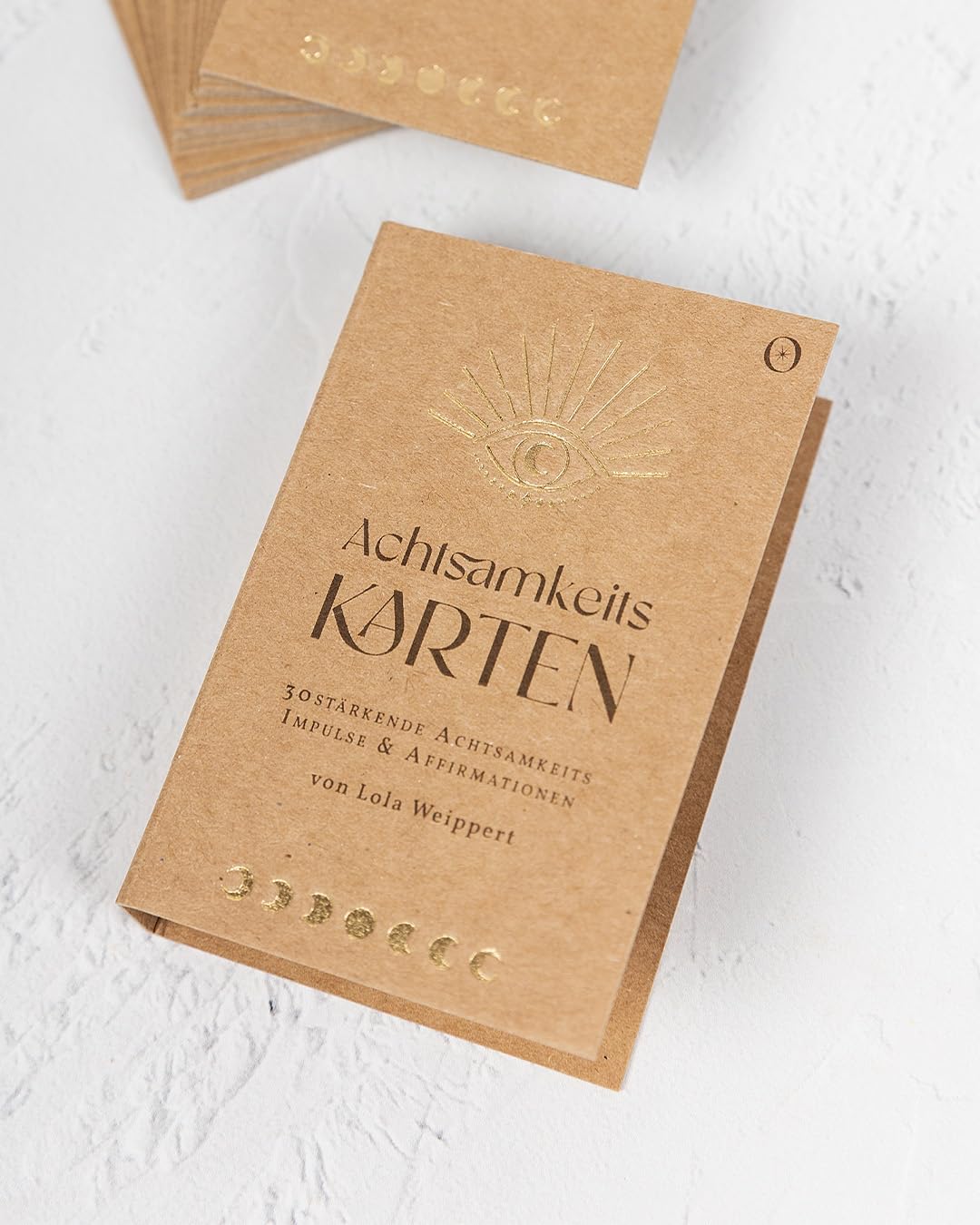 Oh Shanti - Mindful Morning Box by Lola Weippert | Dein achtsamer Start in den Tag | Set für Lolas achtsame Morgenroutine bestehend aus Journal, Affirmationskarten und Palo Santo