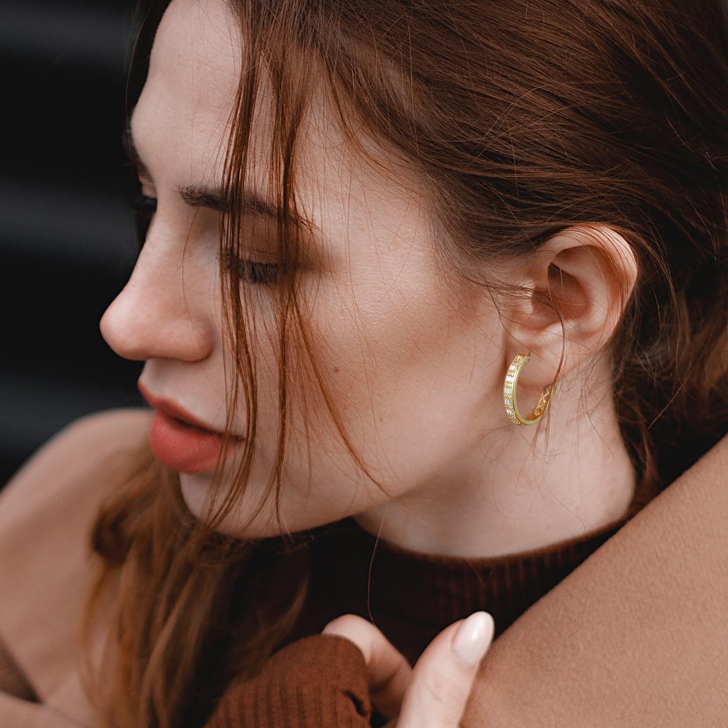 NICRET Gold Hoop Earrings 14K Gold Hoops Earring For Women Gleaming Earrings With CZ Thick Hoops 24.3 * 4mm