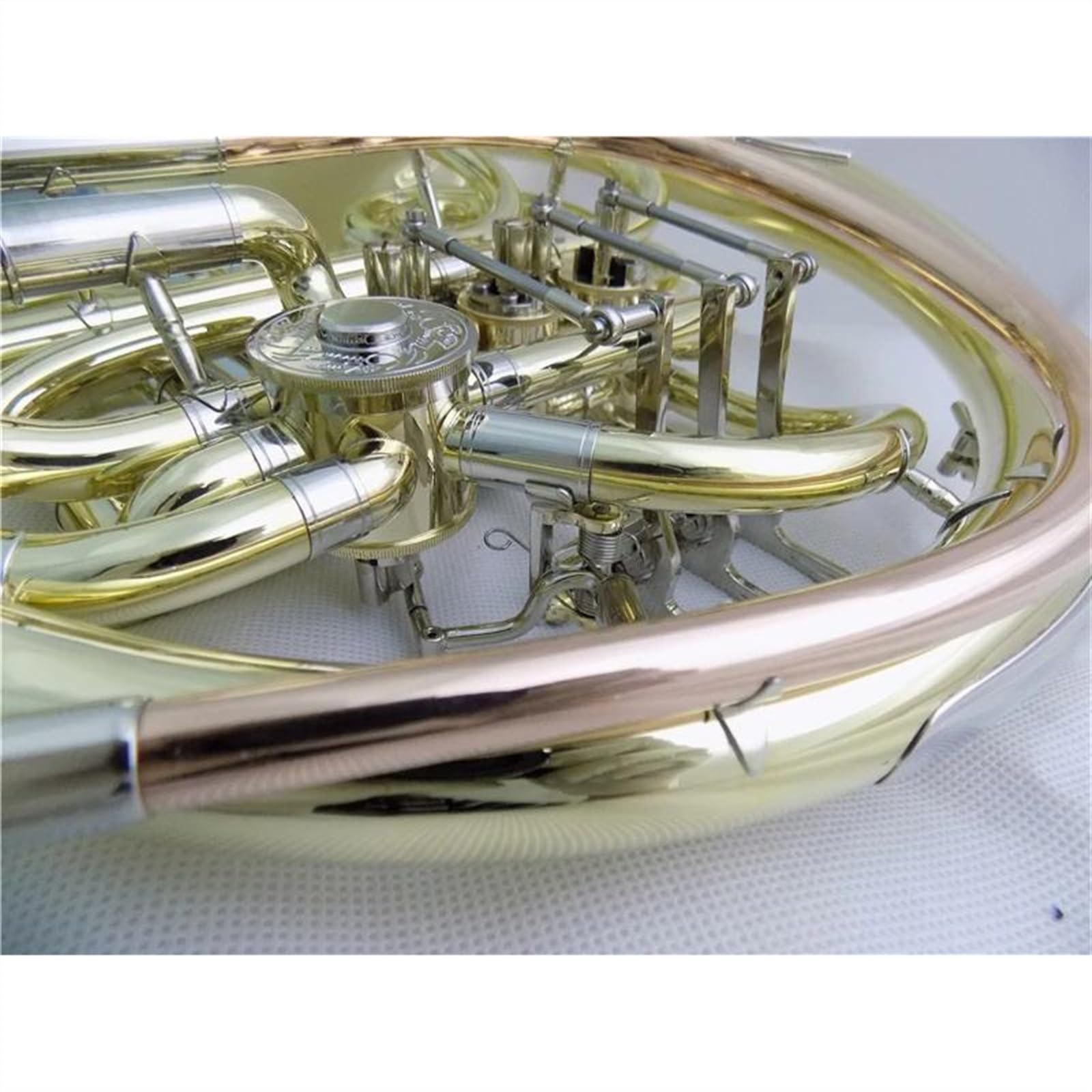 フレンチホルン本体 金色 4バルブ ハードケース付き フレンチホルン本体 金色 4バルブ ハードケース付き | フレンチ