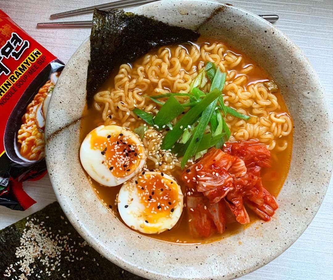 Fideos Ramyun, Pack 3 de Fideos Instantáneos Picantes Coreanos, Listos en 3 Minutos, Ideal para Hogar, Oficina, Viajes y Acampadas, Sabor Intenso y Reconfortante, 120g por Unidad — view 2