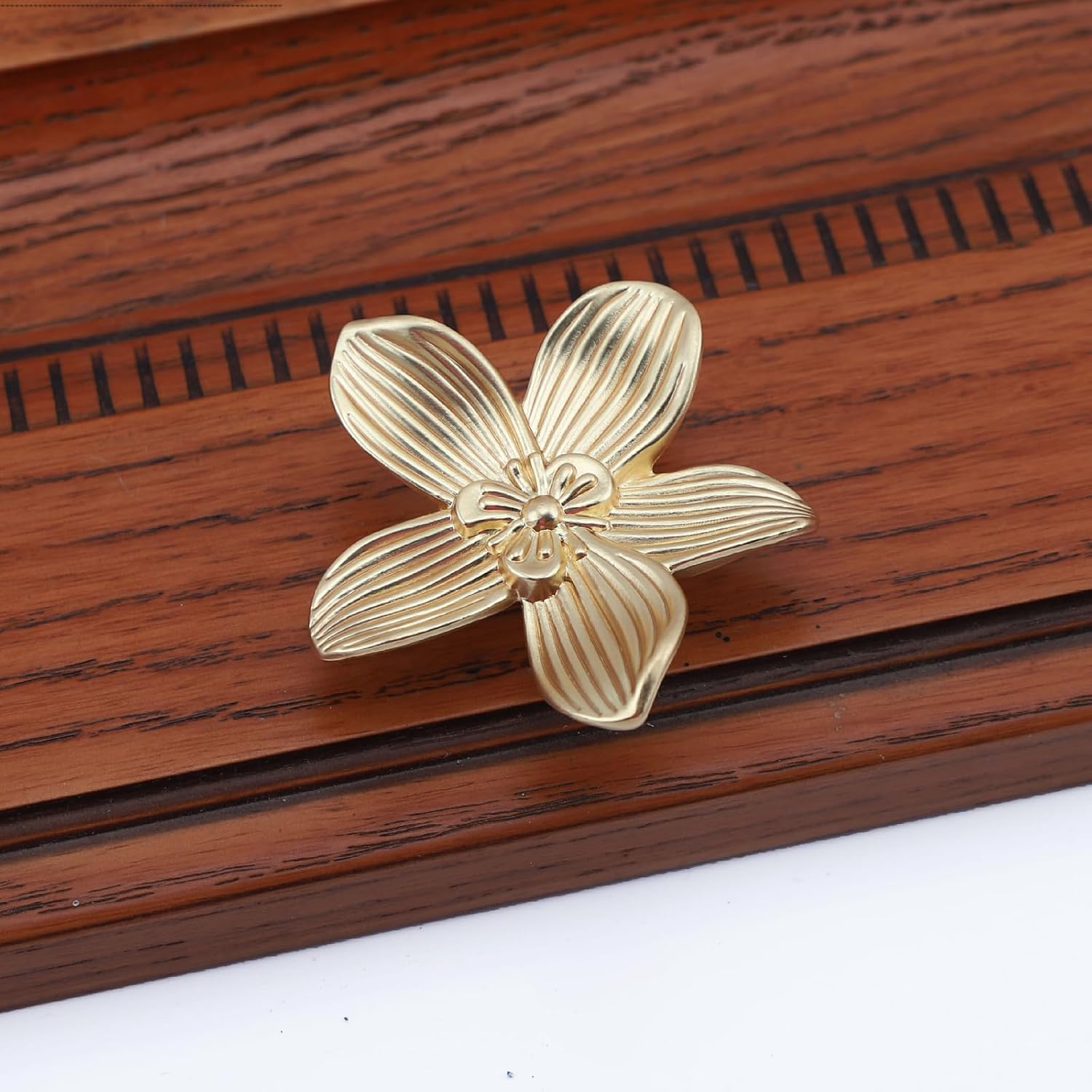 Flower Drawer Knobs Flower Cabinet Knobs Zinc Alloy Dresser Knobs 2.4 inch (61mm) Gold Cabinet Door Knobs (8, Gold)