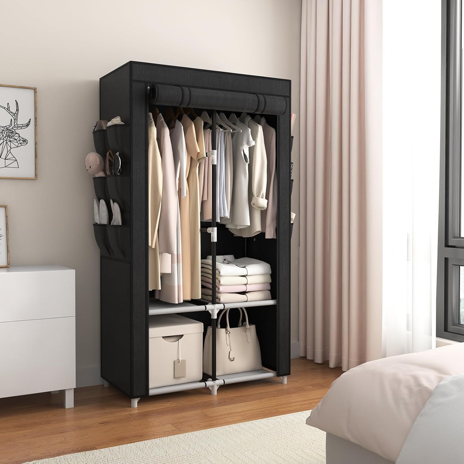 Armoire portable en tissu Vêtements suspendus 4 étagères 2 tringles 6 poches Stable Facile à assembler Couvercle Chambre à coucher Noire