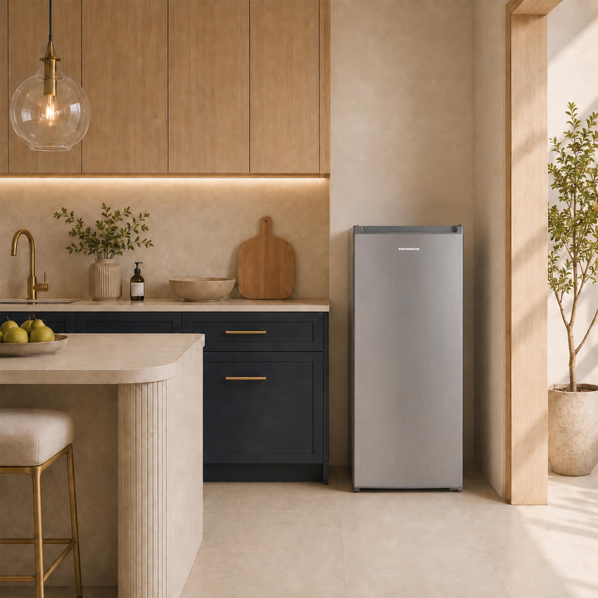 Gefrierschrank HFF-HM168XE++, 168 L, Energieklasse E, freistehend, elektronische Steuerung, LED-Anzeigen, Super Freezing, 5 Gefrierfächer, manuelle Abtauung, wechselbare Tür, Inox-Look
