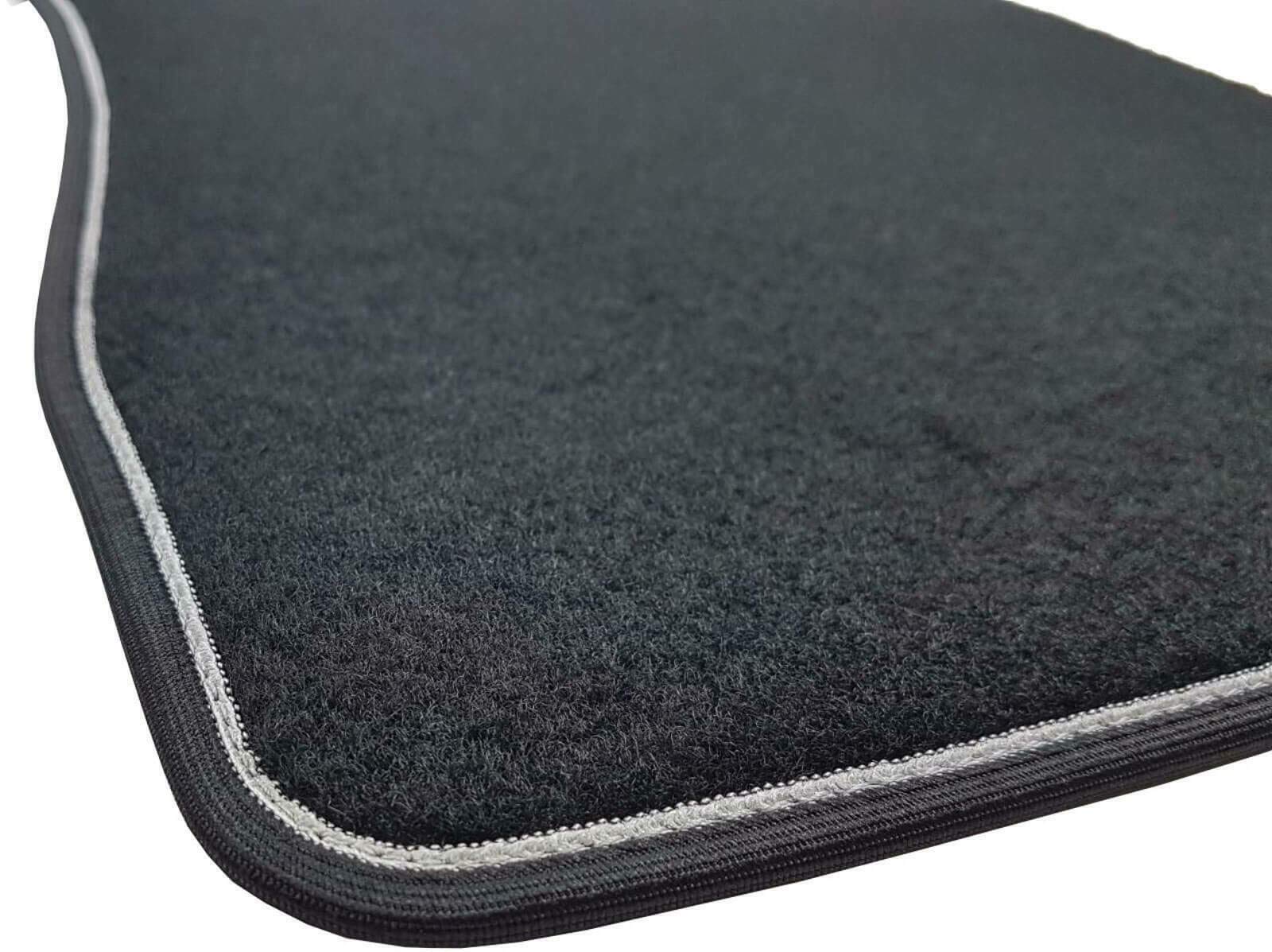 Set di tappetini auto 3D compatibili con Toyota Yaris e Hybrid (4a generazione) prodotte a partire dal 2020