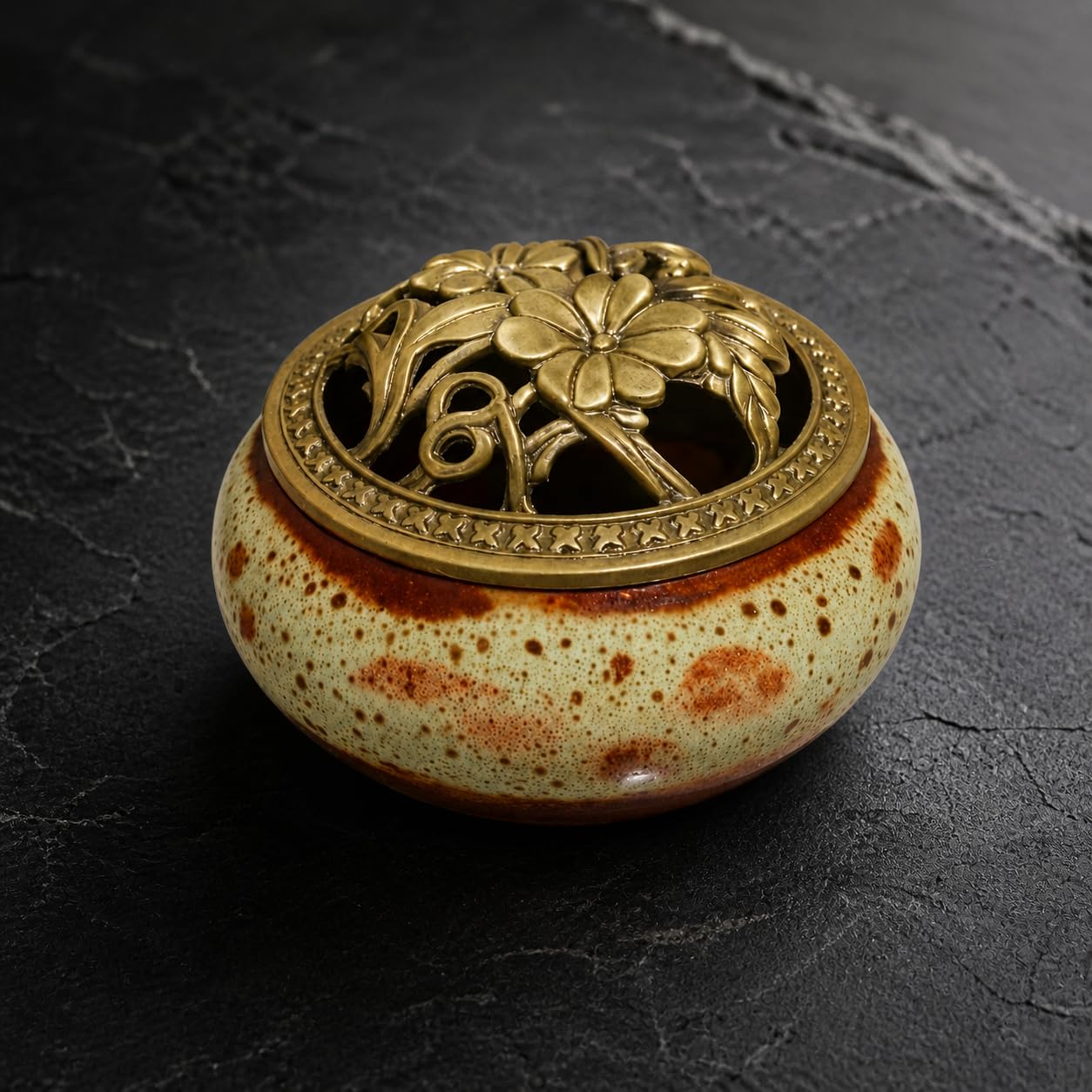 Handmade Look Ceramic Ashtray with Vintage Metal Floral Cover Decorative Cigarette Ash Holder Bowl-image-17