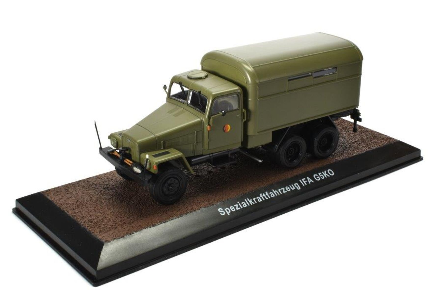 IFA G5KO NVA Maßstab 1:43 Fertigmodell aus Metall in Displayvitrine