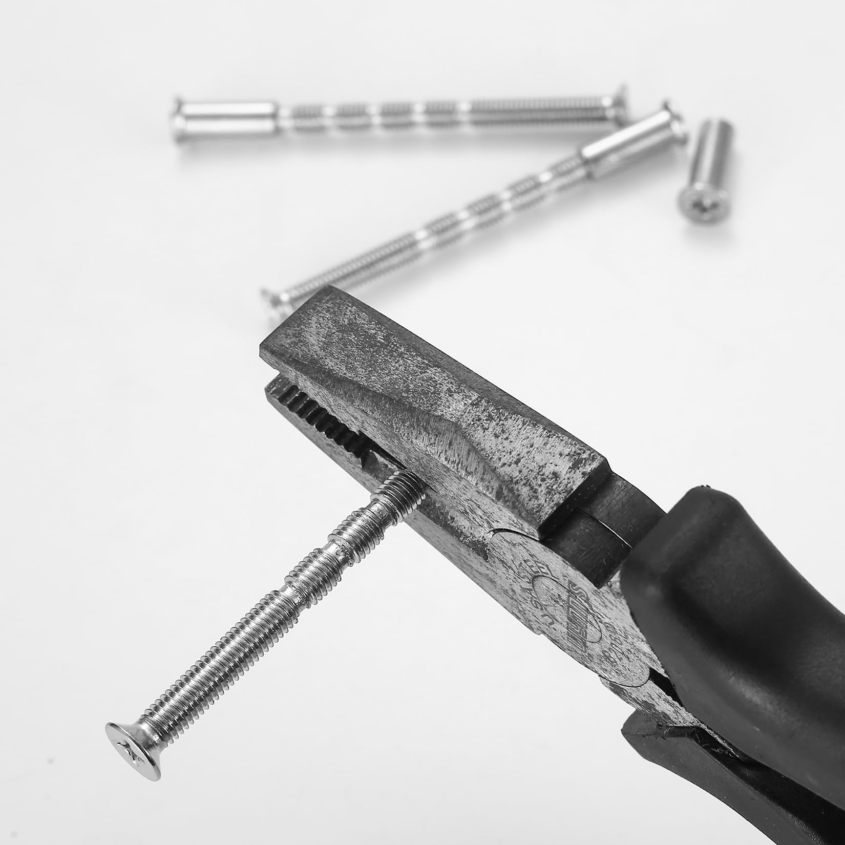 TVNYOUJIA 40 Pcs M5 Door Handle Fixing Screws and Sleeves(20 Screws+20 Bolts) - Image 4