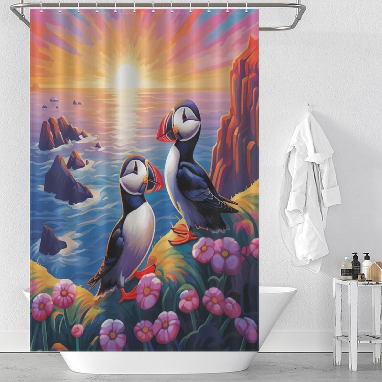 Rideau de douche oiseau pour décorer une salle de bain familiale avec ses crochets
