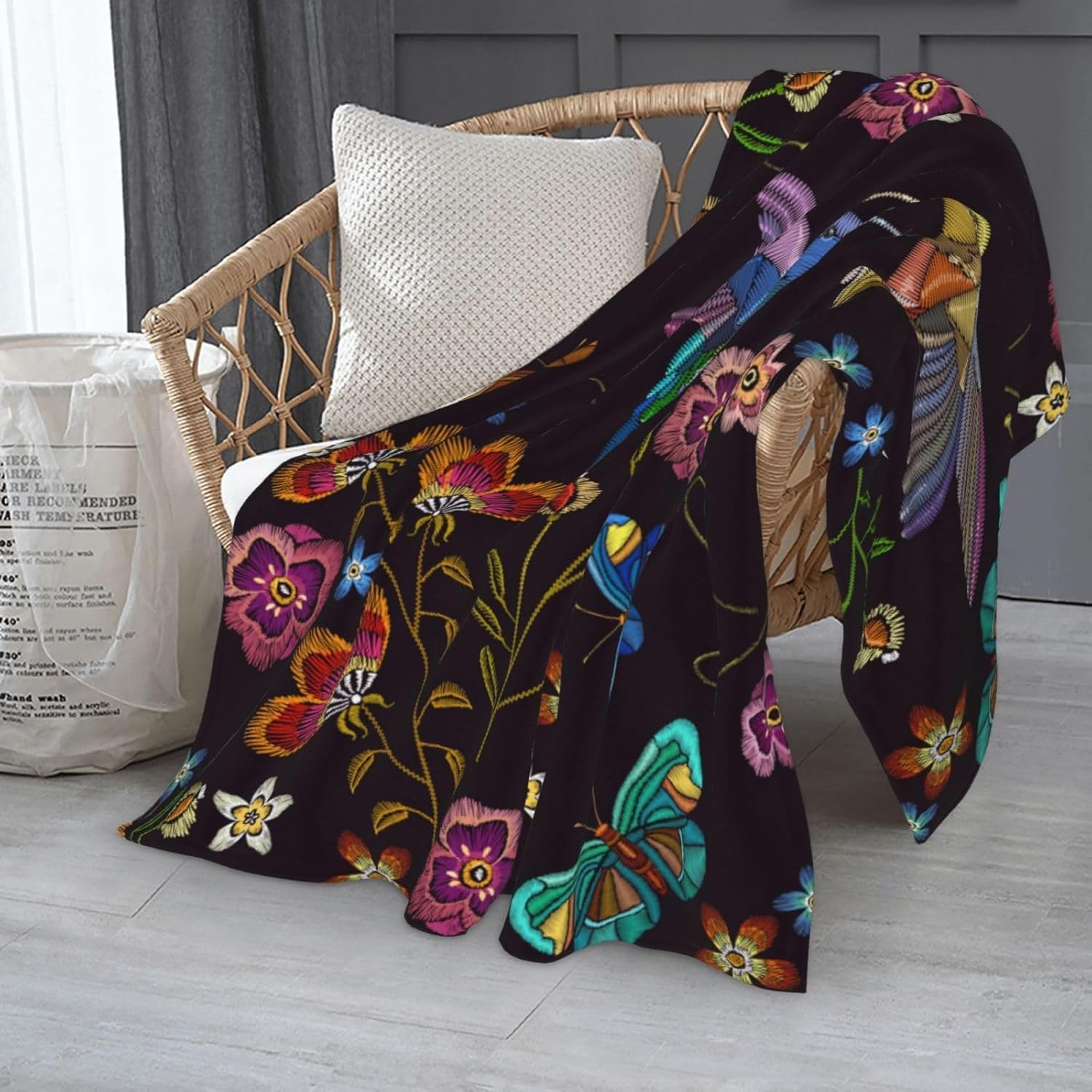 Hummingbird Bird Fleece Throw Blanket Ultra Soft Cozy Blooming Flowers Decorative Flannel Blanket All Season for Home Couch Bed Chair Travel 80x60in