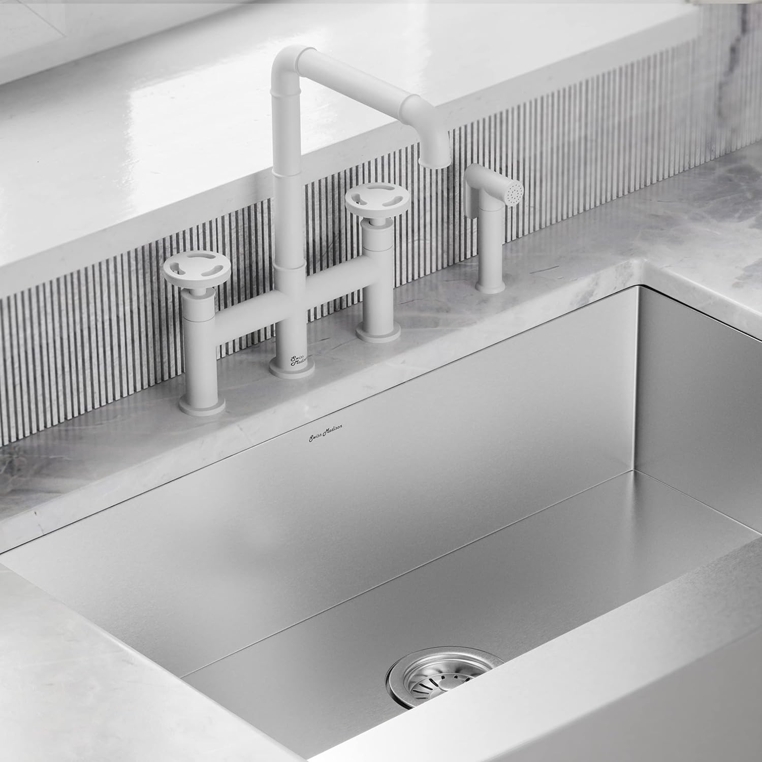 Swiss Madison Well Made Forever SM-KF79MW, Avallon Pro Kitchen Faucet in Matte White