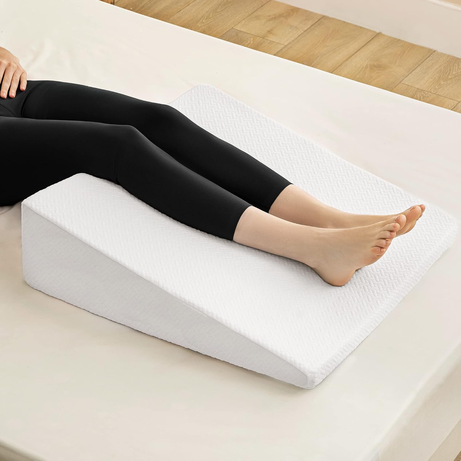 JOYPEA Bed Wedge Pillow – 3 in 1 Adjustable to 4.5, 7.5 & 12 Inches Foam Bed Wedge Pillow Leg Elevation Pillow for Sleeping, Acid Reflux, Anti Snore, Help for Back & Leg Pain, White