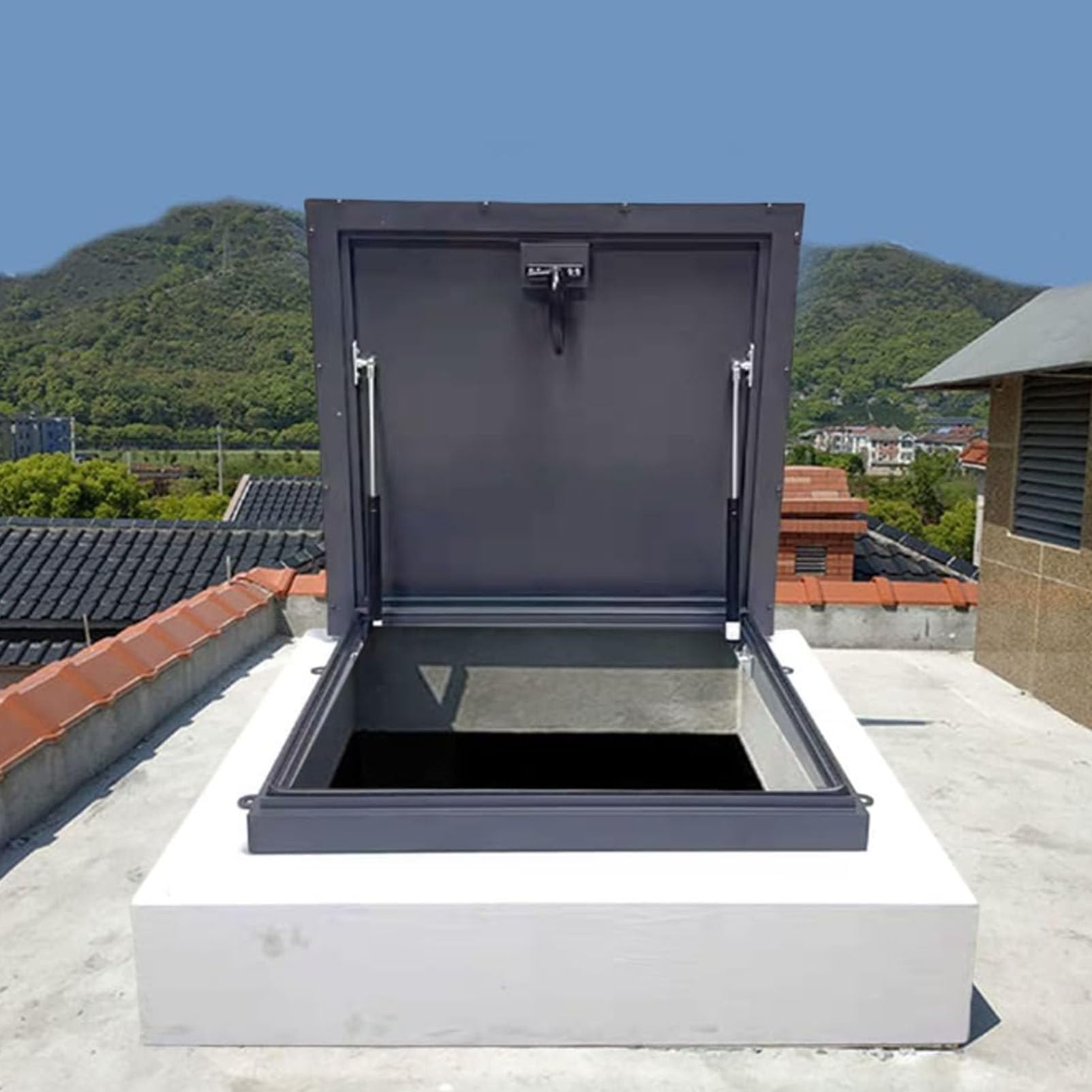 Botola di accesso al tetto dell'edificio per manutenzione, riparazioni e installazioni, piastra di copertura per botola sul tetto, porta di sicurezza in acciaio zincato, pannello,85x85cm
