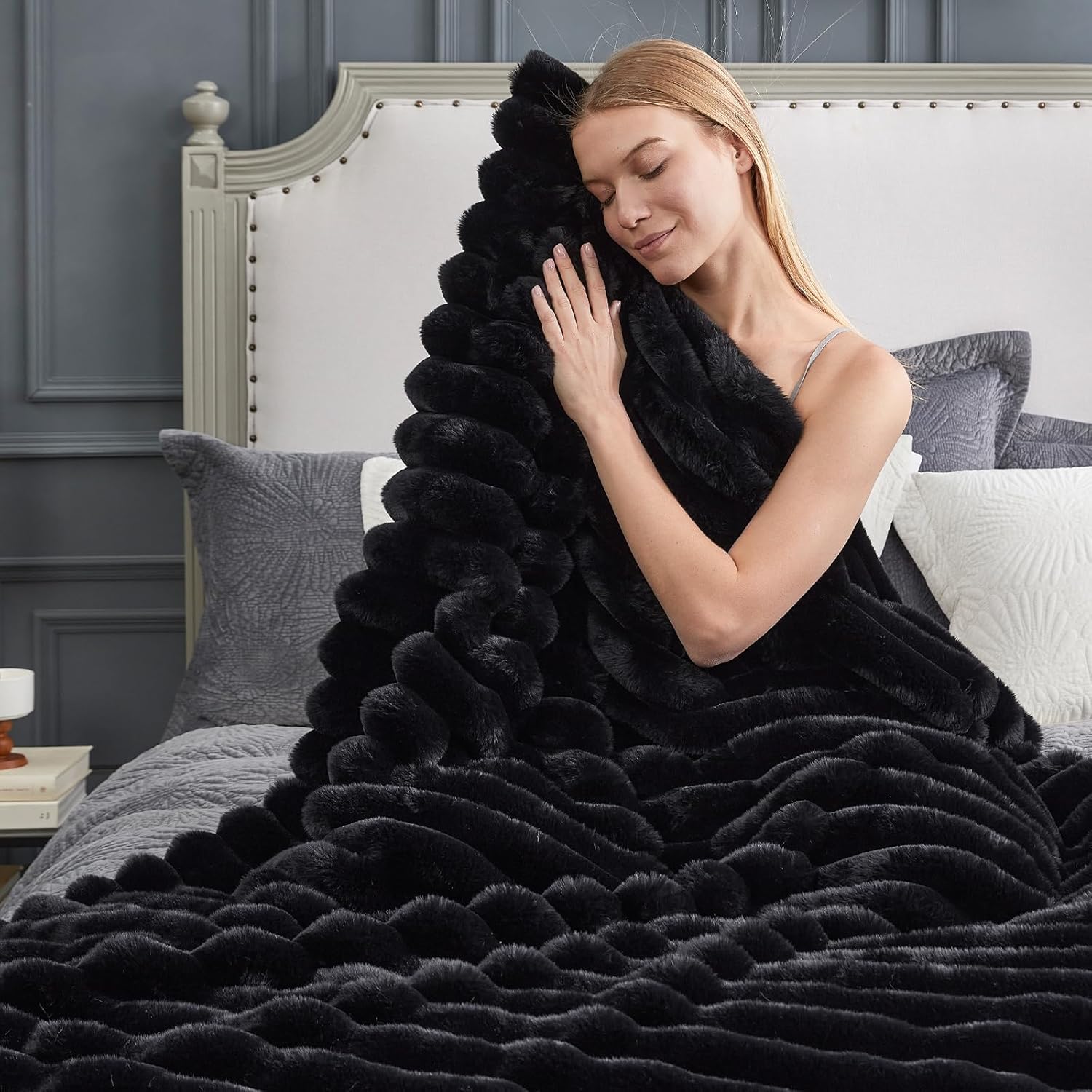 Cozy Bliss Faux Fur Throw Blanket for Couch, Cozy Warm Plush Striped Blanket for Sofa Bedroom Living Room,60 * 80 Inches Black Black Twin(60" x 80")