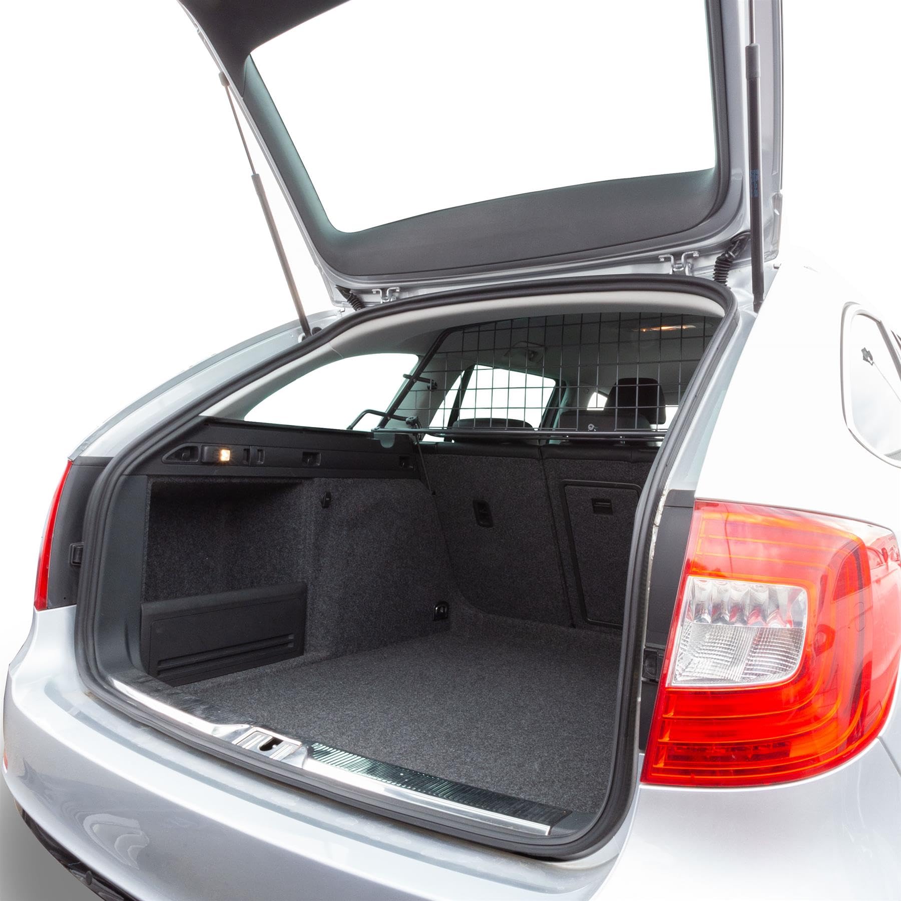 Travall Hundegitter für Skoda Superb 2008-2013 [Nur geeignet für Modelle ohne Schiebedach.], fahrzeugspezifisches Trenngitter für den Kofferraum aus Stahl, passgenau für sicheren Hundetransport