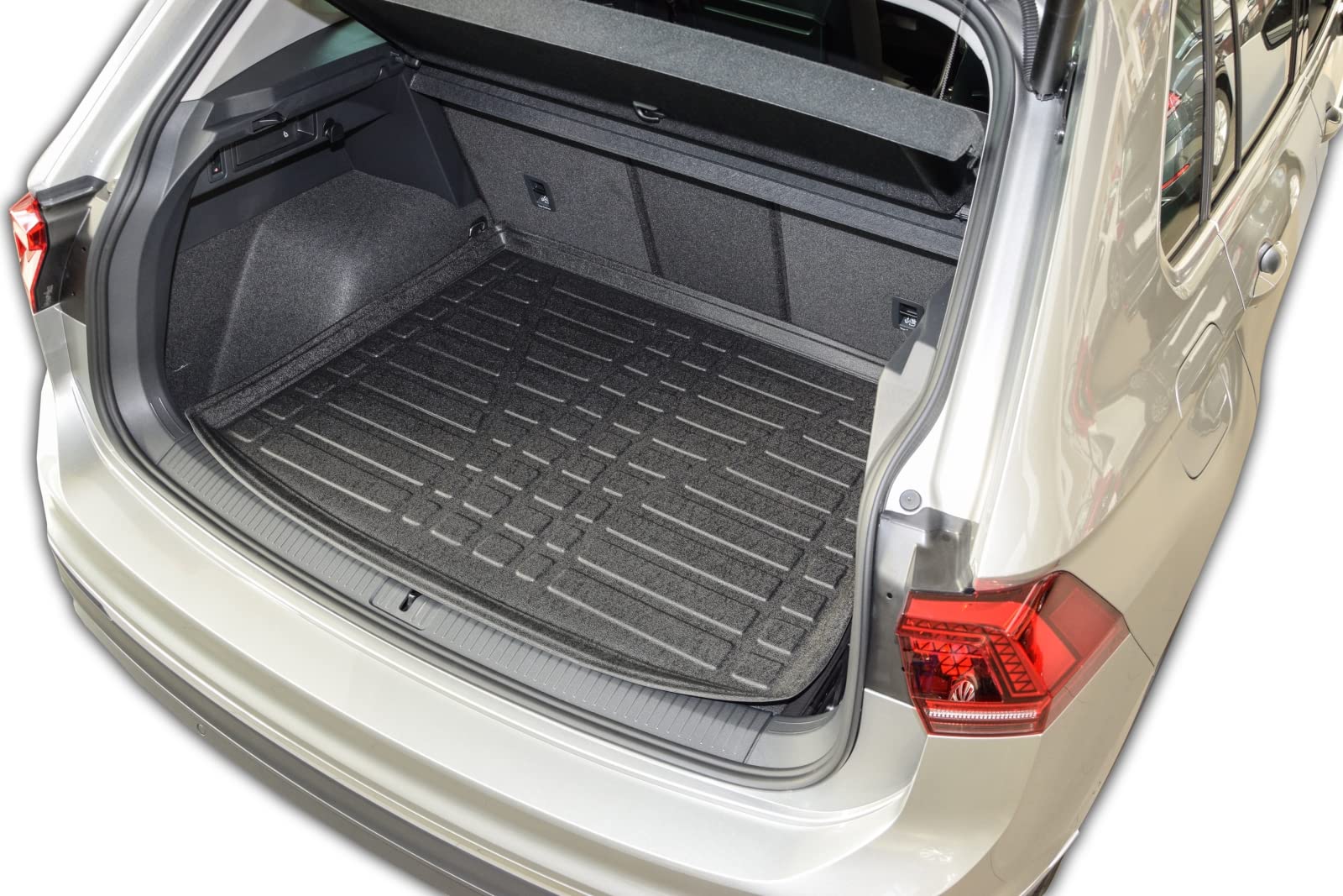 SCOUTT Vasca Bagagliaio per Volkswagen Tiguan 2 2016-2024 Piano superiore, in TPE su Misura, Proteggi Baule con Bordo Alto 4 cm, Antiscivolo, Inodore