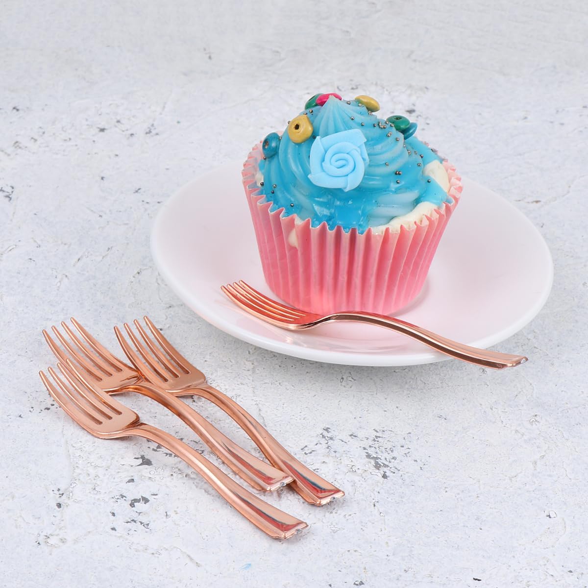 Cabilock Mini Forks Disposable Fruit Forks Plastic Dessert Forks for Cake Pudding Appetizers Small Samples 3.85 in Flatware for Catering Banquets Weddings Reunions Party Supplies