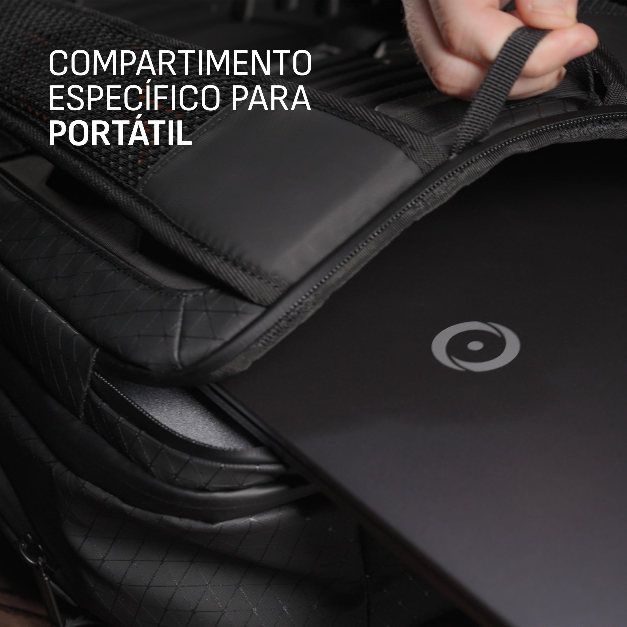 Scuf Loadout Mochila Gaming - Para Mandos, PS5 y Xbox Series S Consolas | Apto para Portátiles de 17 Pulgadas, Notebooks, Tabletas, 18,7 Litros, Tejido Resistente al Agua