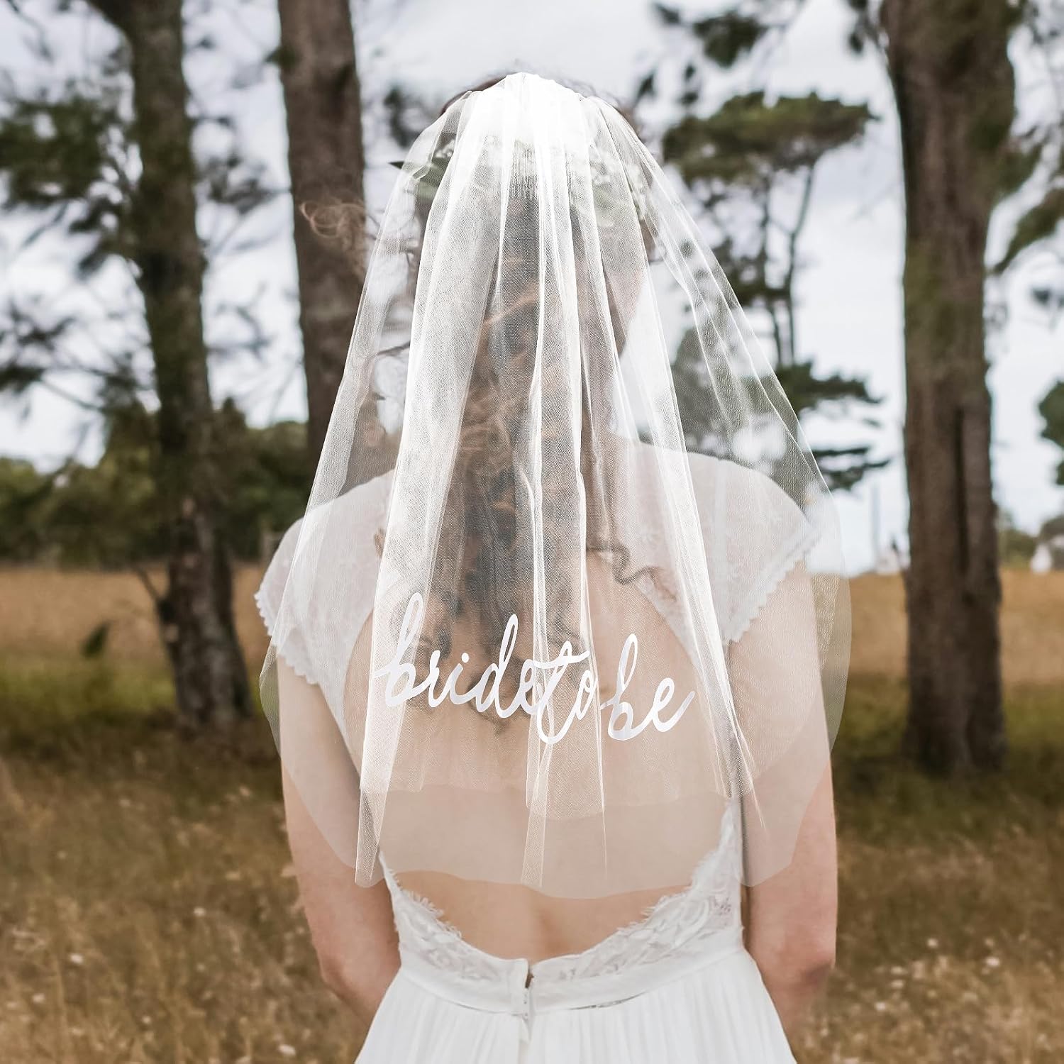 Bride Veil for Bachelorette Party, Short White Bridal Veil Headwear Bridal Shower Accessories Gifts for Bride Engagement Supplies Wedding Favors BachParty Decorations