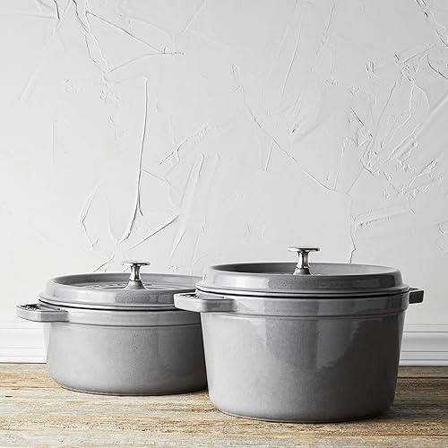 Vista 133 de STAUB Horno holandés de hierro fundido 4-qt Round Cocotte, fabricado en Francia, sirve 3-4, blanco