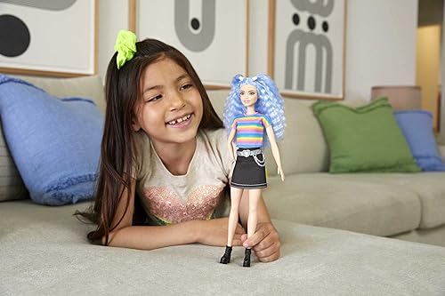 Miniatura 2 de Barbie Fashionistas Doll  170 parte superior de rayas arcoíris y falda negra juguete para niños de 3 a 8 años rosa