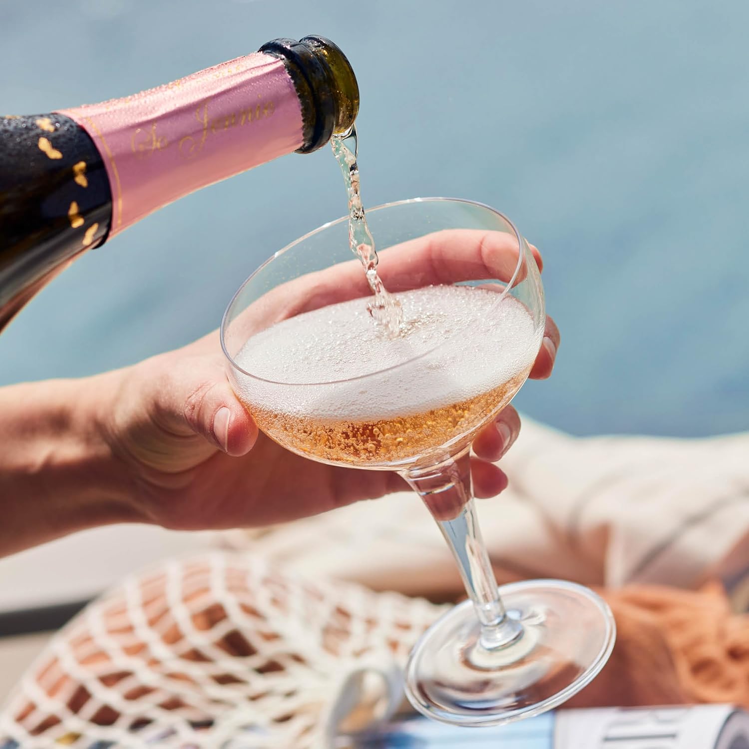 So Jennie Paris Alcohol-Free Rose Sparkling Wine - Certified Halal, Low Calorie, Sulfite Free - No Preservatives, No Added Sugar (750ml, 1 Bottle)