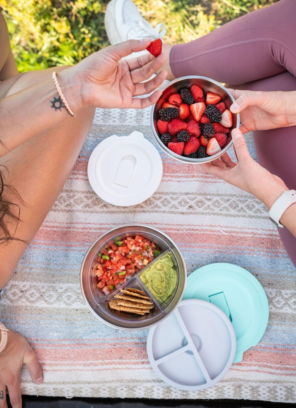 RIGWA FRESH BOWL SET - SNOWBIRD - Ceramic Coated Stainless Steel Insulated Bowl Set - 40 oz and 20 oz Vacuum Sealed Food Bowls with Lids - Complementary Bamboo Utensil Set - Non-Toxic & BPA Free