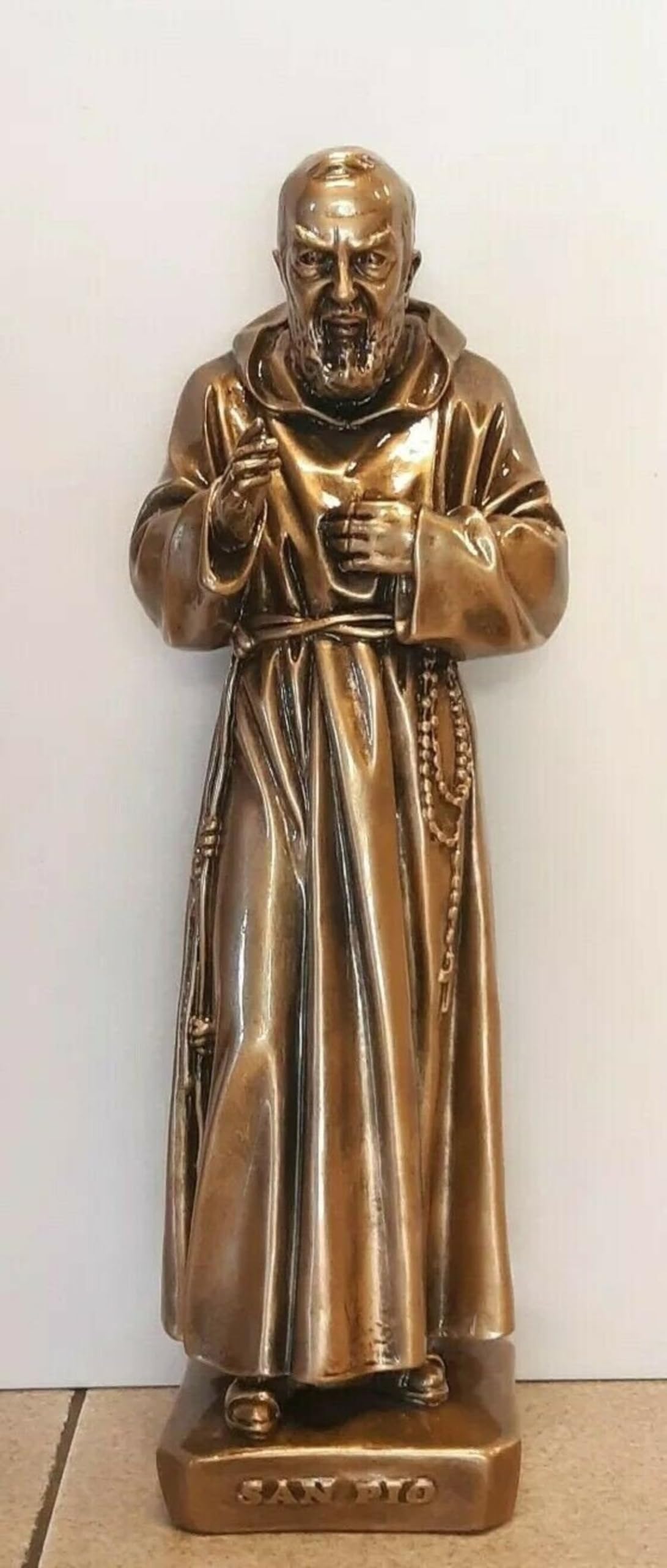 Generico ArteSacraCaravaggio Statua di San Padre Pio da Pietrelcina, in marmo resina effetto bronzo cm 60 (23,62 inches), per interni ed esterni, decorata a mano, produzione artigianale italiana