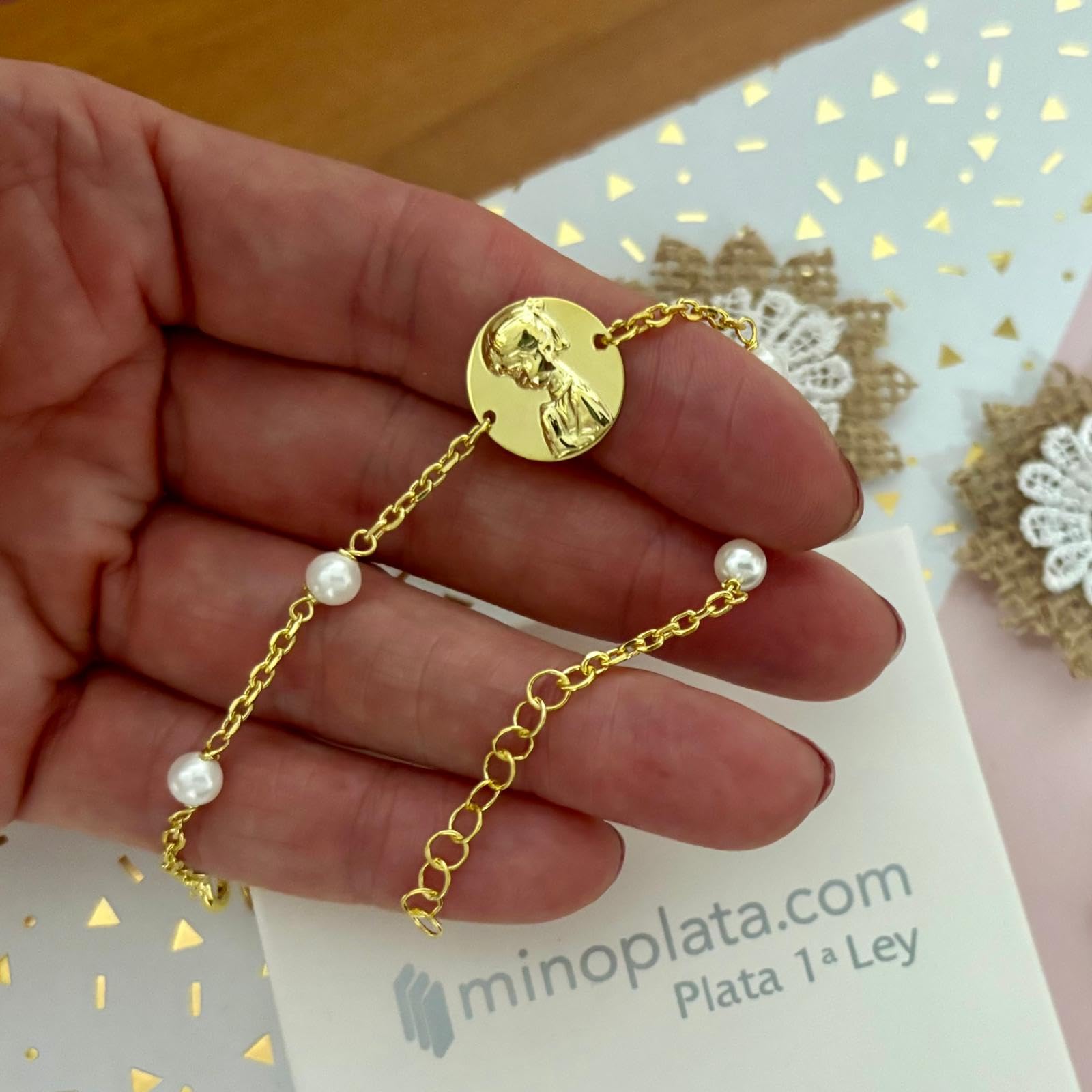 Pulsera infantil Virgen Niña de Plata chapada en Oro con Perlas