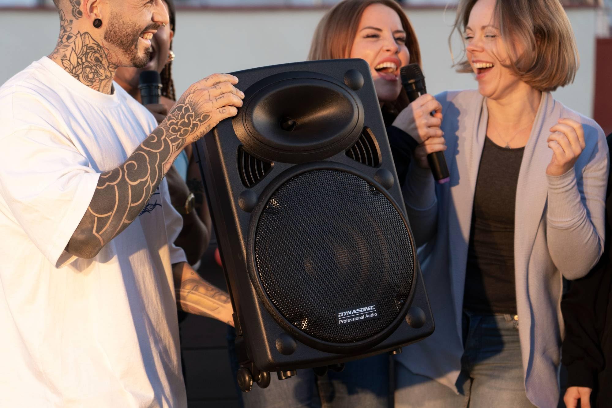 DYNASONIC - DYNAPRO 15 Plus (Pack trépied 3ª Gen) Enceinte Haut-Parleur Bluetooth Portable Professionnel, Puissant Haut-Parleur Bluetooth 800 W, 2 Microphones karaoké, Support Tablette et trépied