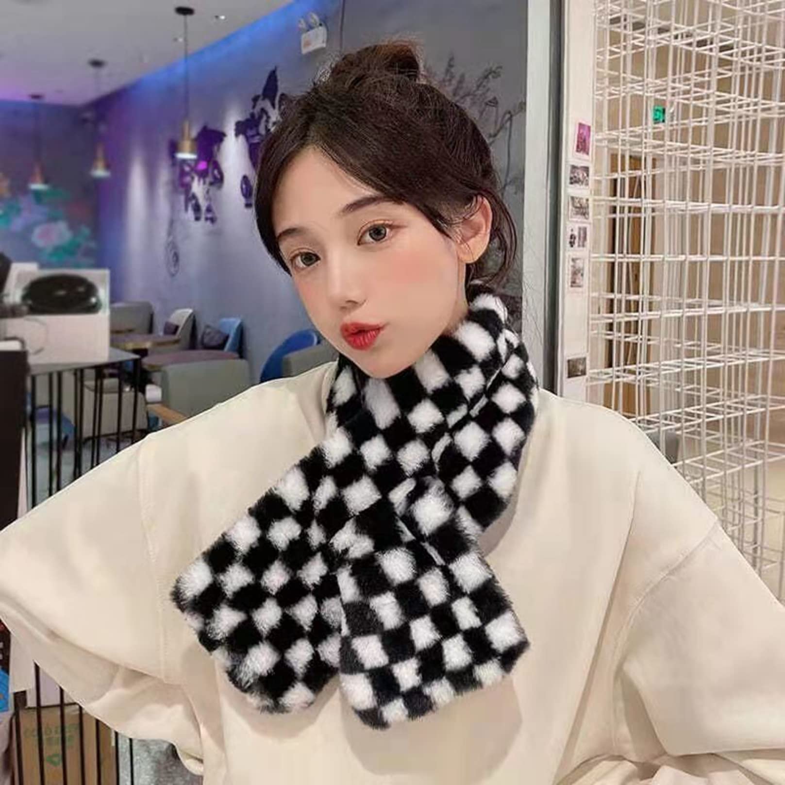 checkered scarf pattern