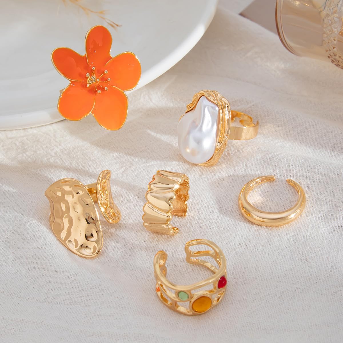 Fuqimanman2020 6pcs Chunky Flower Rings for Women Open Baroque Pearl Stackable Knuckle Rings Set Twisted Crystal Statement Adjustable Jewelry