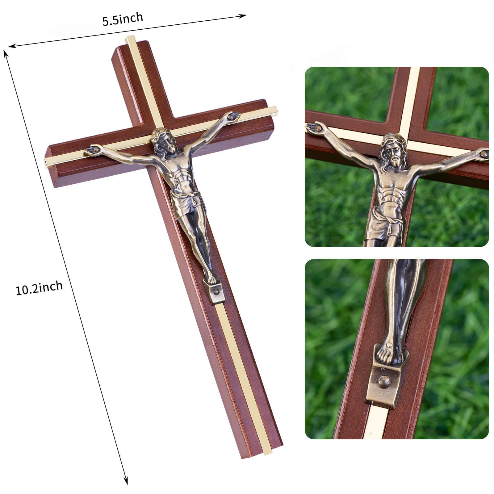 Cathedral Art PS451 Polished Brass PYX - Green Celtic Cross - Small