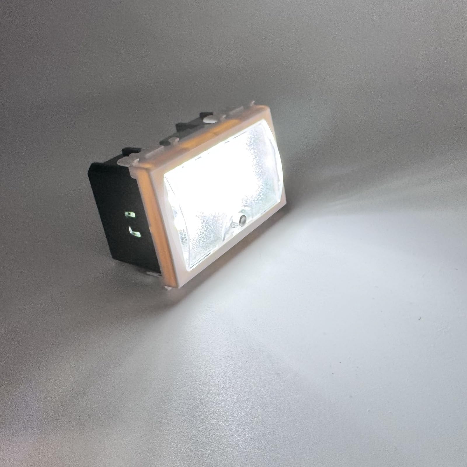 Lampada Emergenza LED Maolo 5W - 300 Lumen, Luce Fredda 6500K, Autonomia 3 Ore - Montaggio Semplice Su Scatola 503 - Per Interni - Foto 4