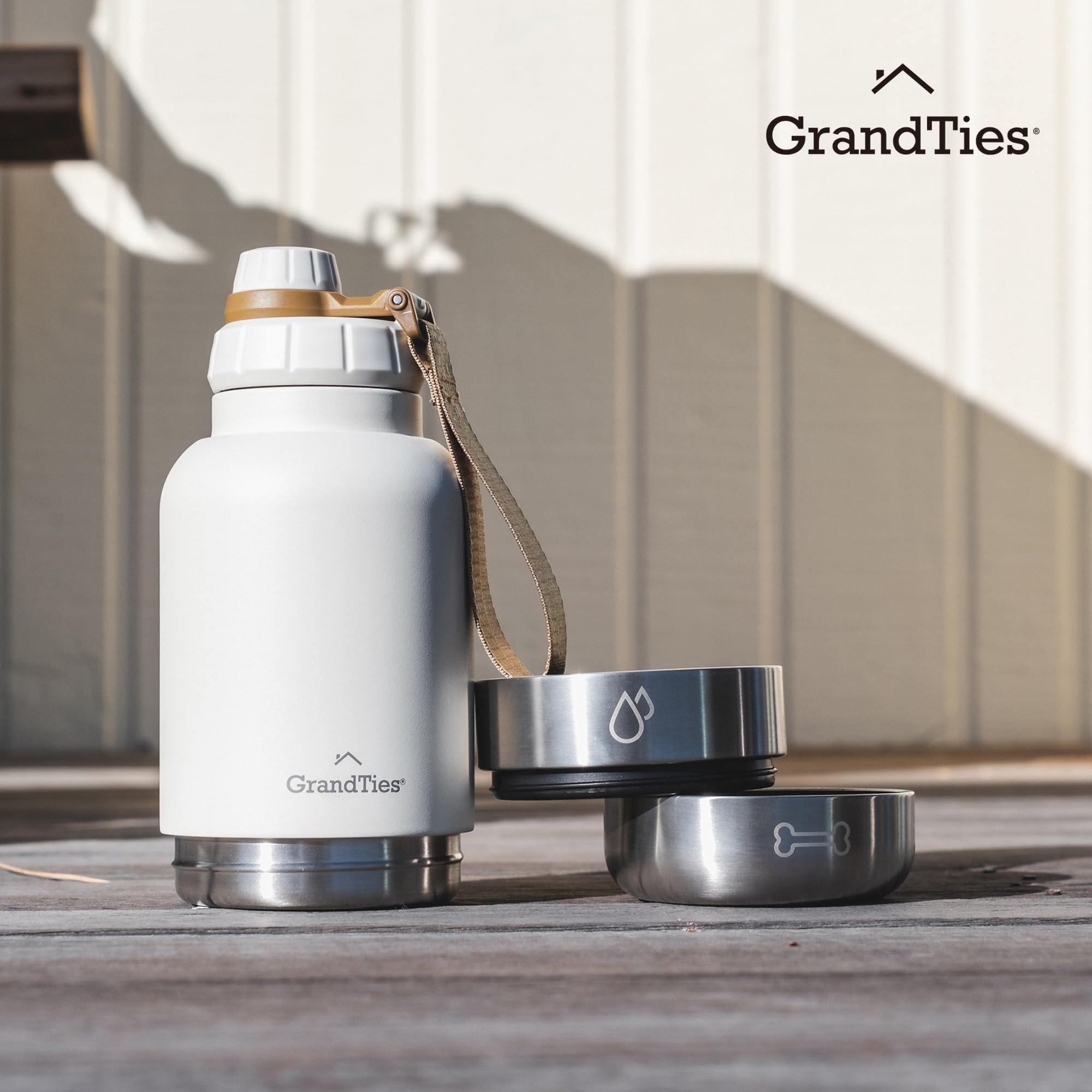 GrandTies Isolierte tragbare Hundewasserflasche mit 2 abnehmbaren Hundenapfspender, auslaufsicherer Reisebehälter für Hundefutter, Hundezubehör für Spaziergänge, Wandern, Camping (950 mL, Pudergrün)