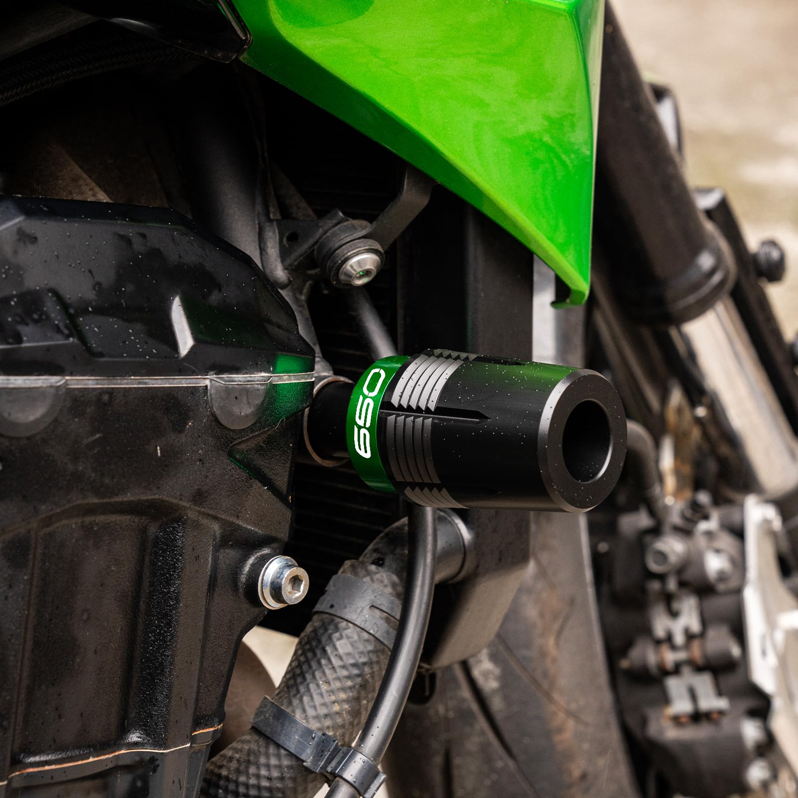 2025 Protezione Anticaduta Per Kawasaki Z650 Ninja 650 KRT Ninja650 2017-2024 Z650 RS Tamponi per moto Protezione Anticaduta Paratelaio (Verde)