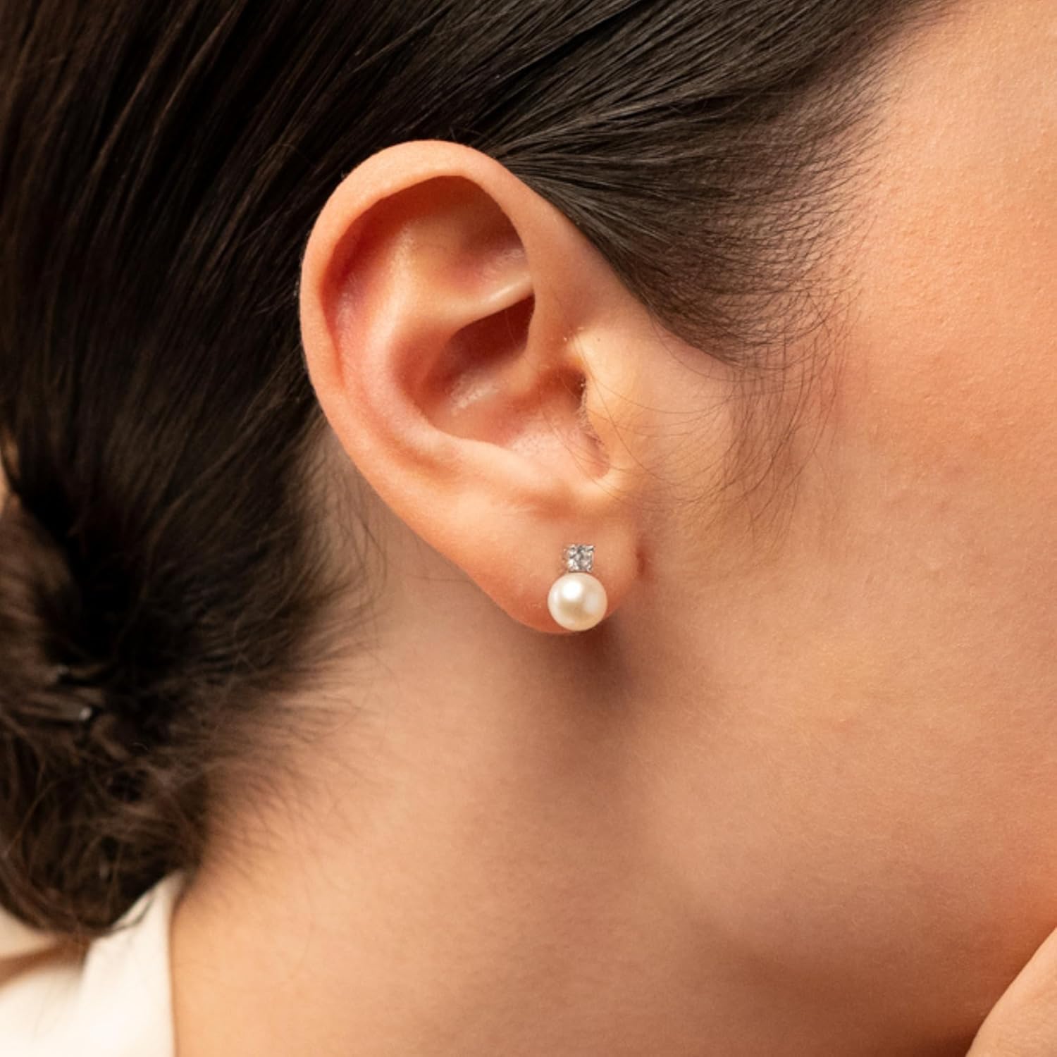 QUADRI Sterling Silver Round Pearl Earrings with Zircons - Women's Gift Idea - 6.5 mm White Cultured Freshwater Pearl - Gift Box included