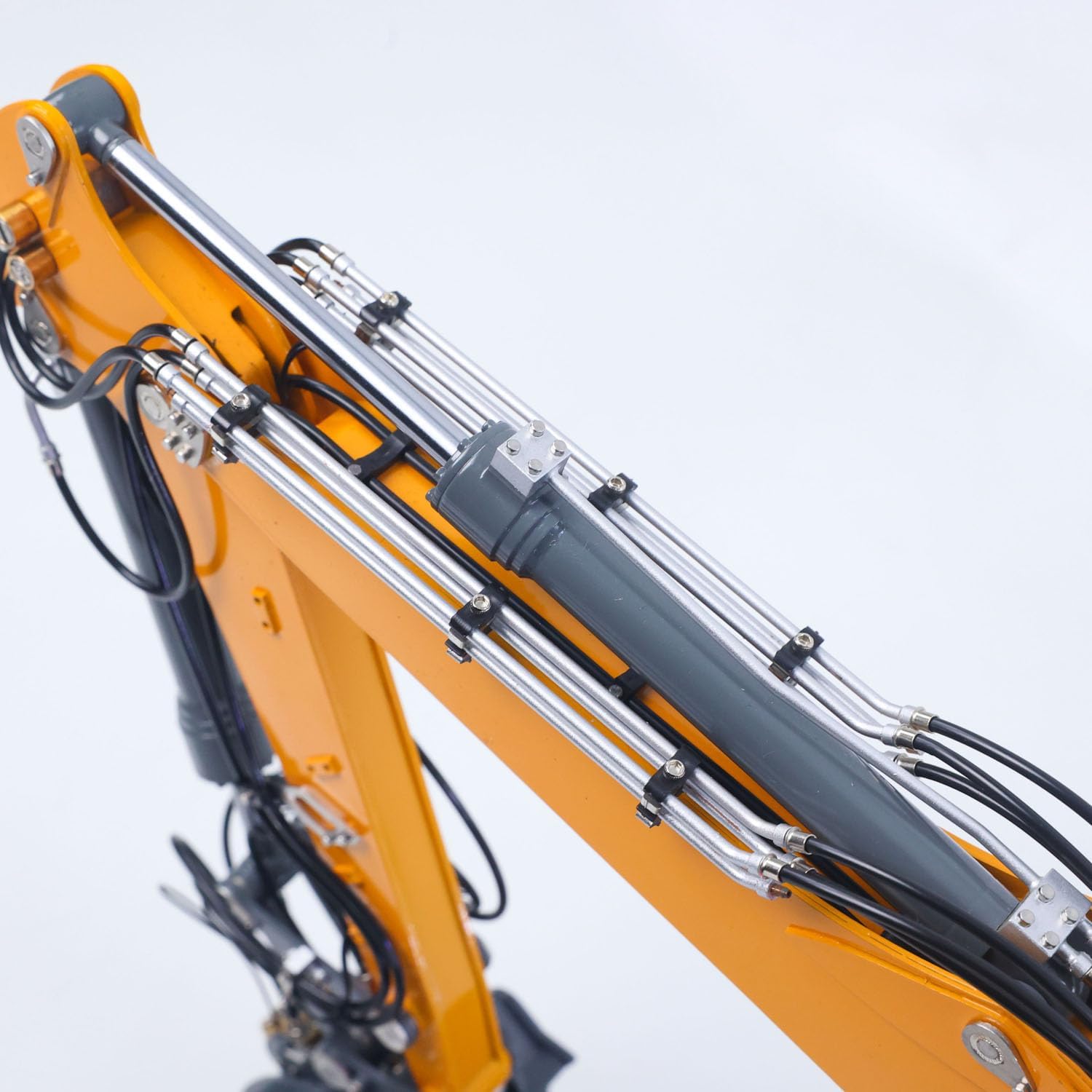 Lr914 Pro Max Metal 4Wd 1/14 RC Hydraulic Wheeled Excavator 11-Ways Valve RTR Radio Controlled Digger Pl18Ev Lite Battery Light Hobby Grade Model for Ages 14+