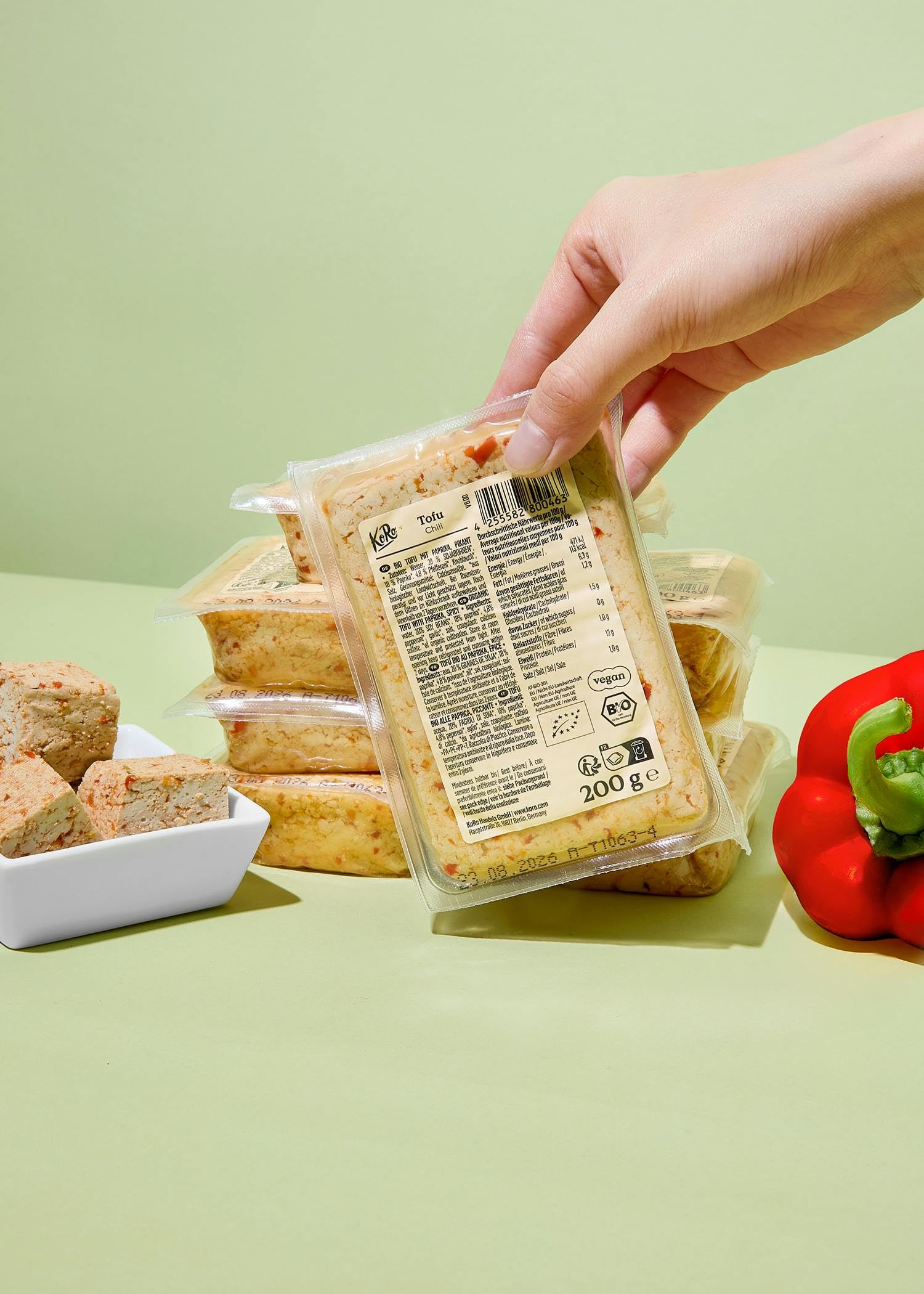KoRo - Tofu bio au piment 8 x 200 g - Goût épicé et piquant - Source de protéines végétales - Qualité biologique