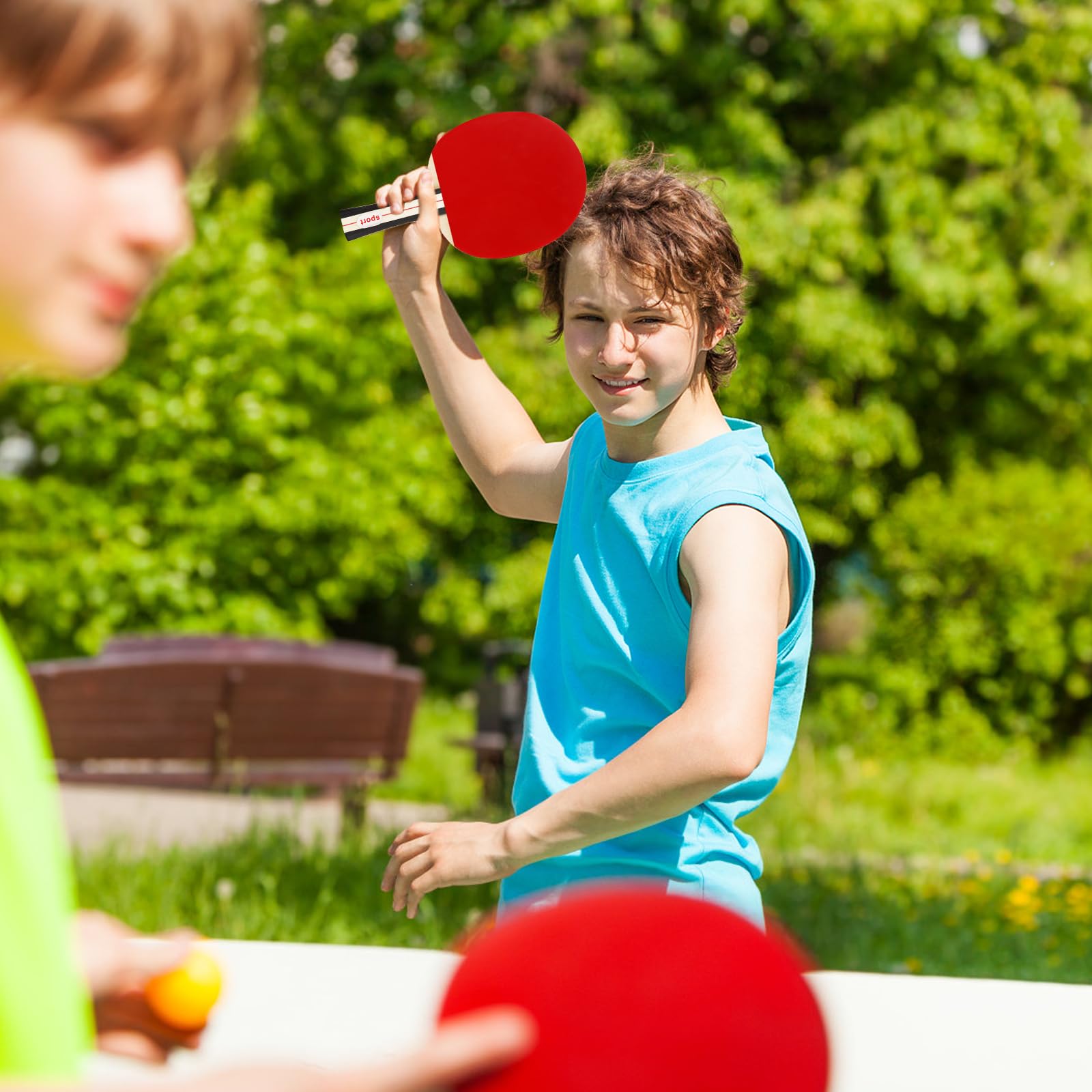 Set de Tennis de Table,2 Raquettes de Tennis de Table,6 Balles,Filet Rétractable et Sac de Transport,Ping Pong Kit pour Débutants et Joueurs Confirmés,Idéal pour Jeux Intérieurs et Extérieurs