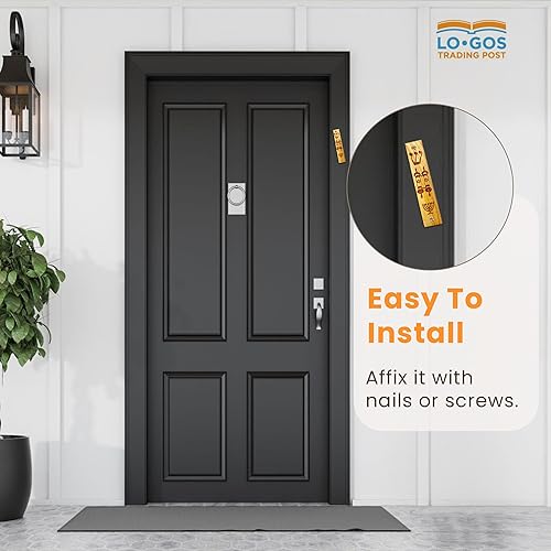 Miniatura 5 de Mezuzá de madera de olivo con pergamino, shema, rollo de torá y menorá, hecha en Israel, decoración religiosa del hogar para puerta y pared, incluye